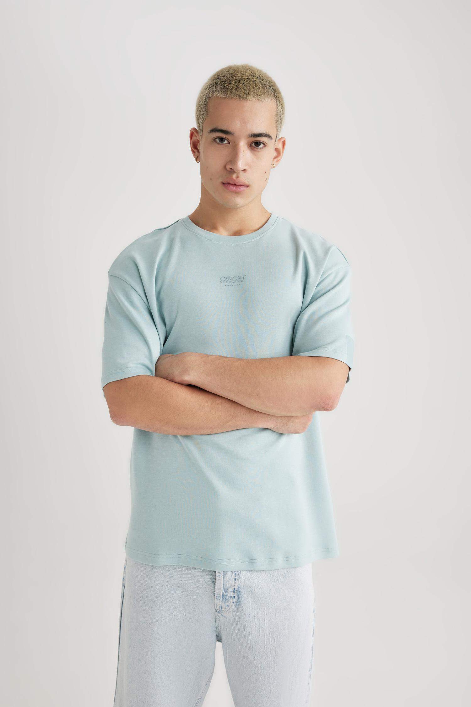 تيشيرت نص كم مطبوع قصة مريحة برقبة مستديرة