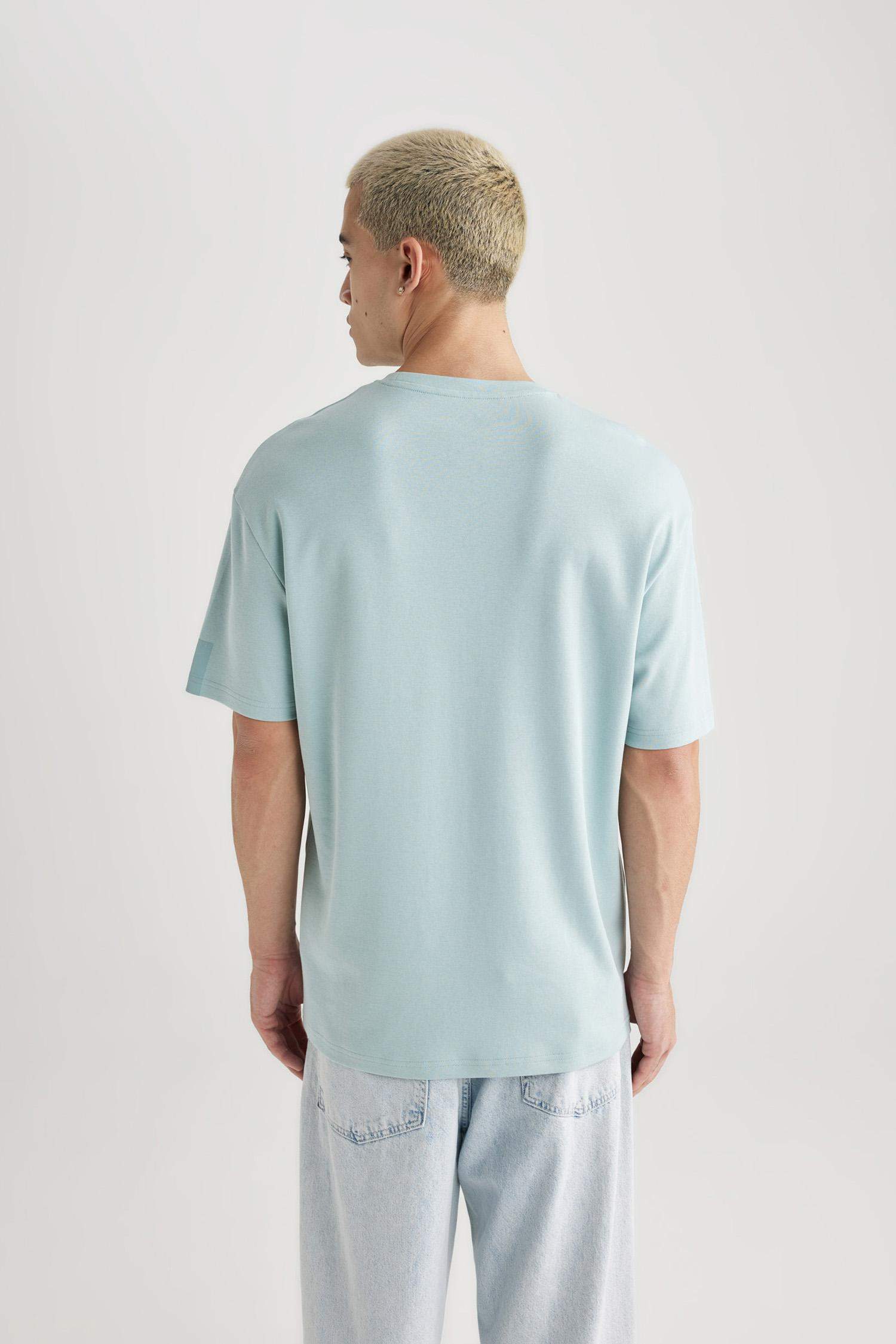 تيشيرت نص كم مطبوع قصة مريحة برقبة مستديرة