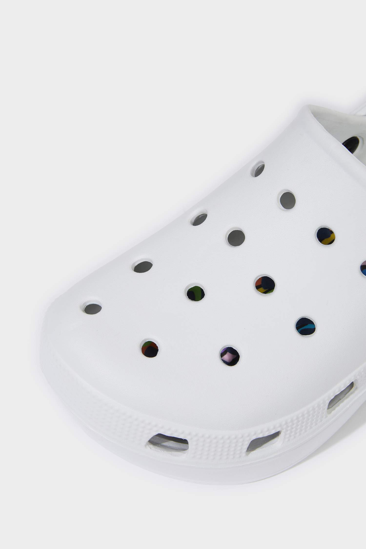 شبشب نسائي بكعب مسطح