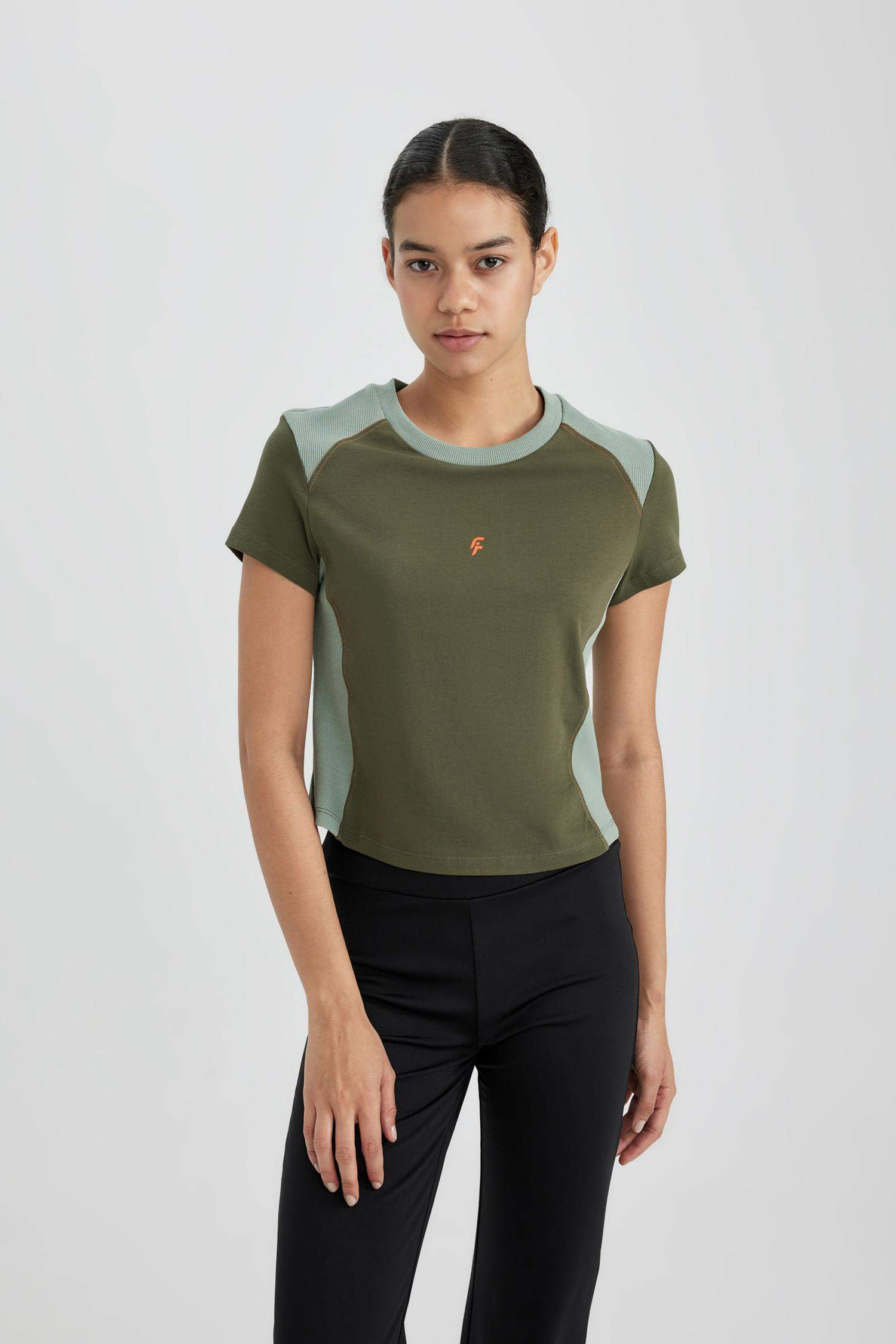 تيشيرت رياضي نص كم قصة عادية جيرسي من DeFactoFit