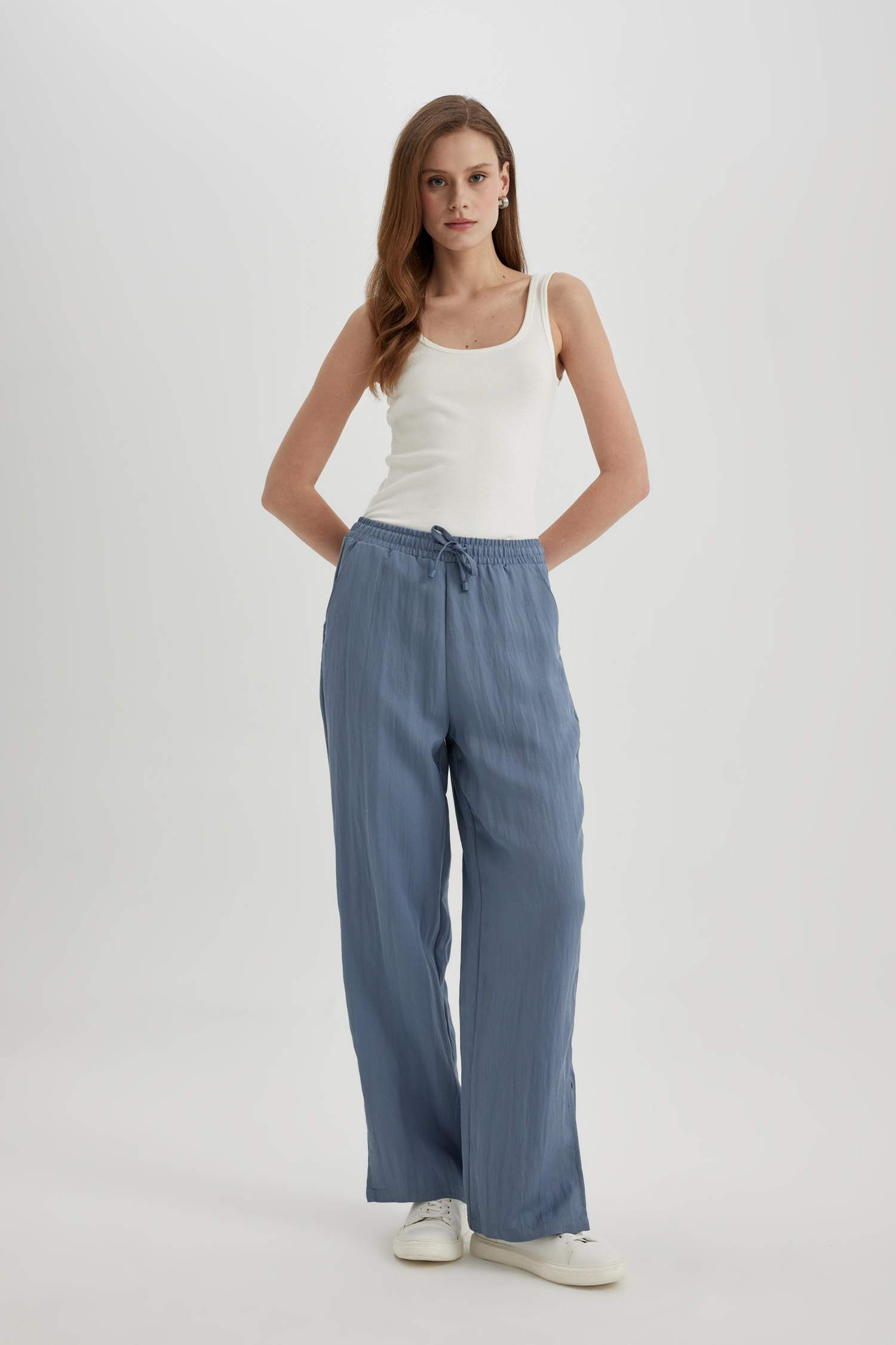 Straight Fit Wide Leg With Pockets Sensual Trousers