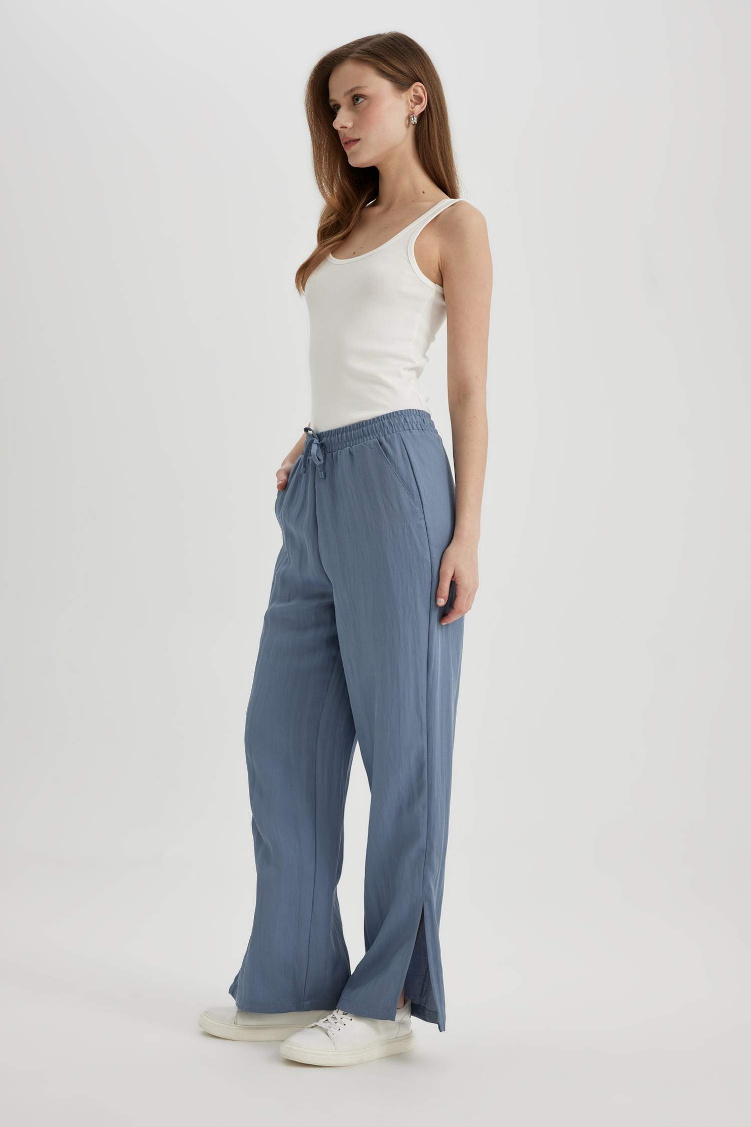 Straight Fit Wide Leg With Pockets Sensual Trousers