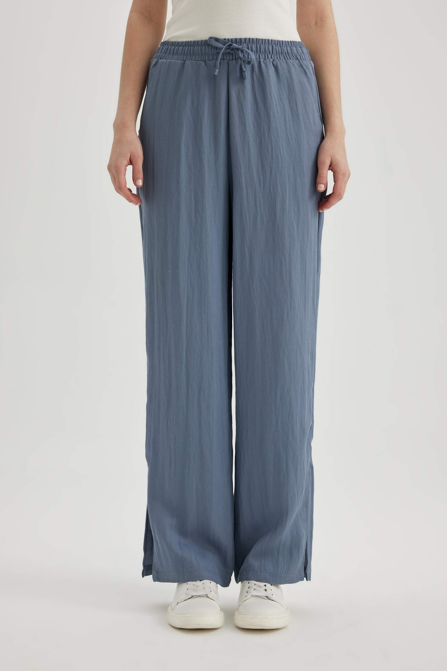 Straight Fit Wide Leg With Pockets Sensual Trousers