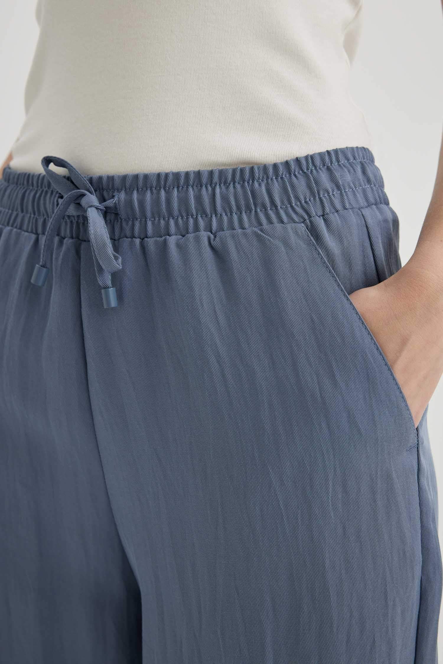 Straight Fit Wide Leg With Pockets Sensual Trousers