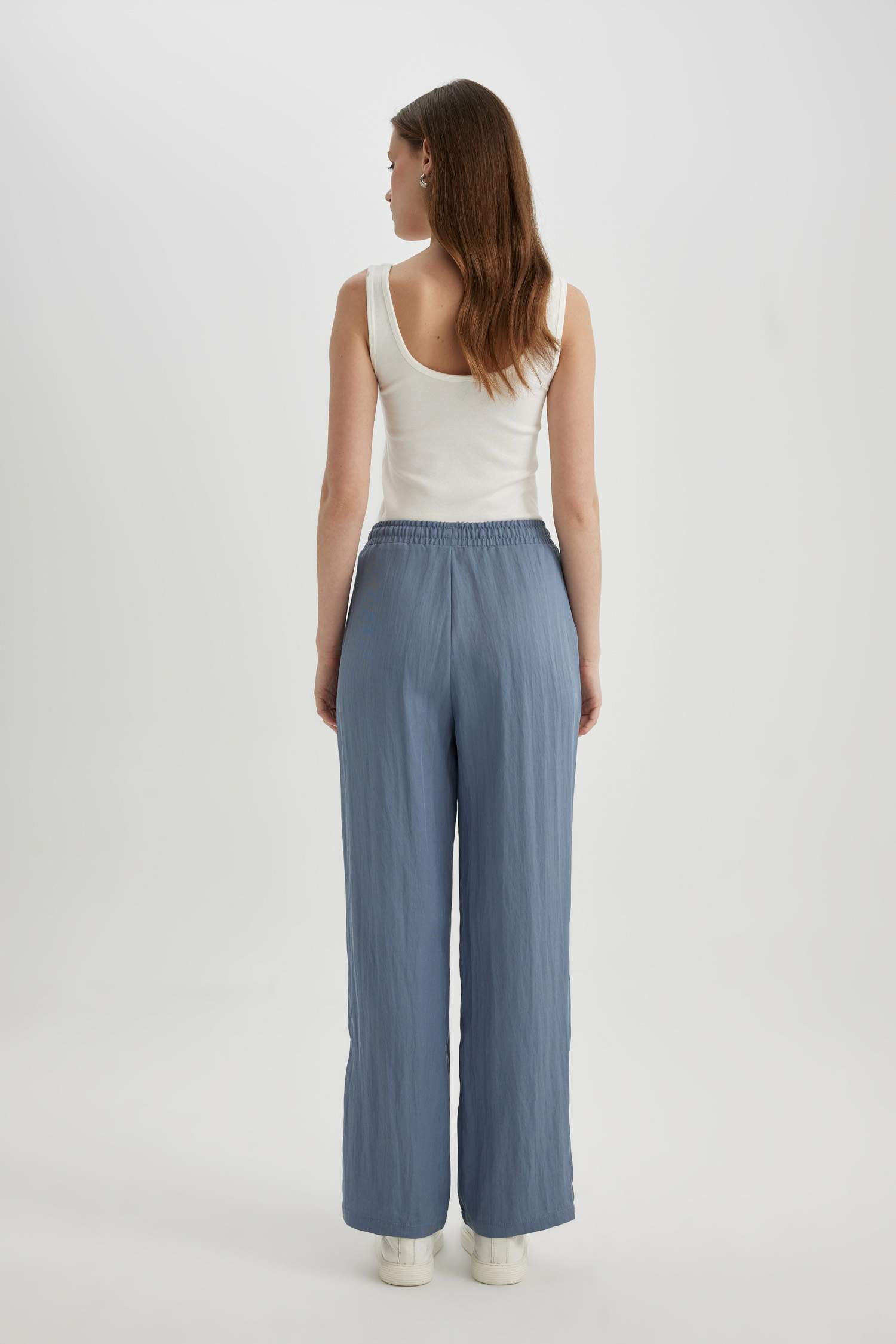 Straight Fit Wide Leg With Pockets Sensual Trousers