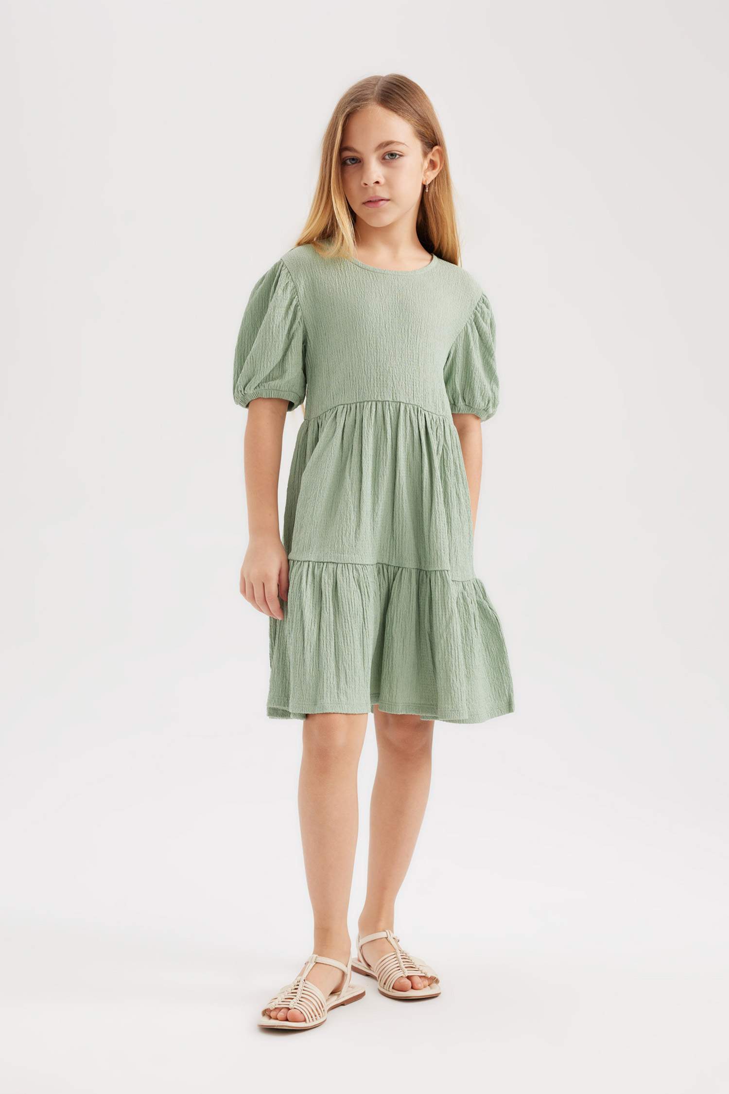 Платье стандартного кроя