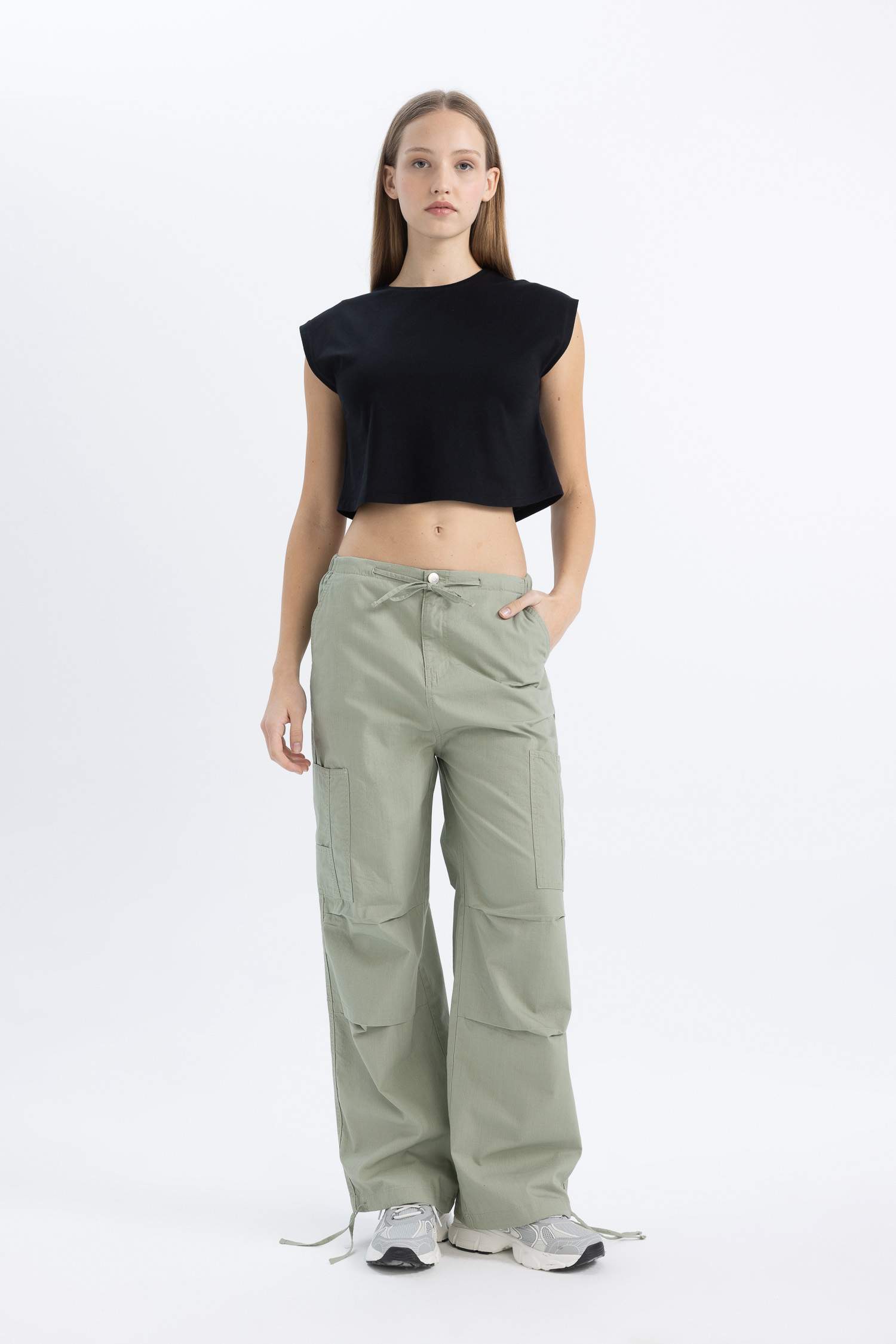 Pantalon large en gabardine style parachute