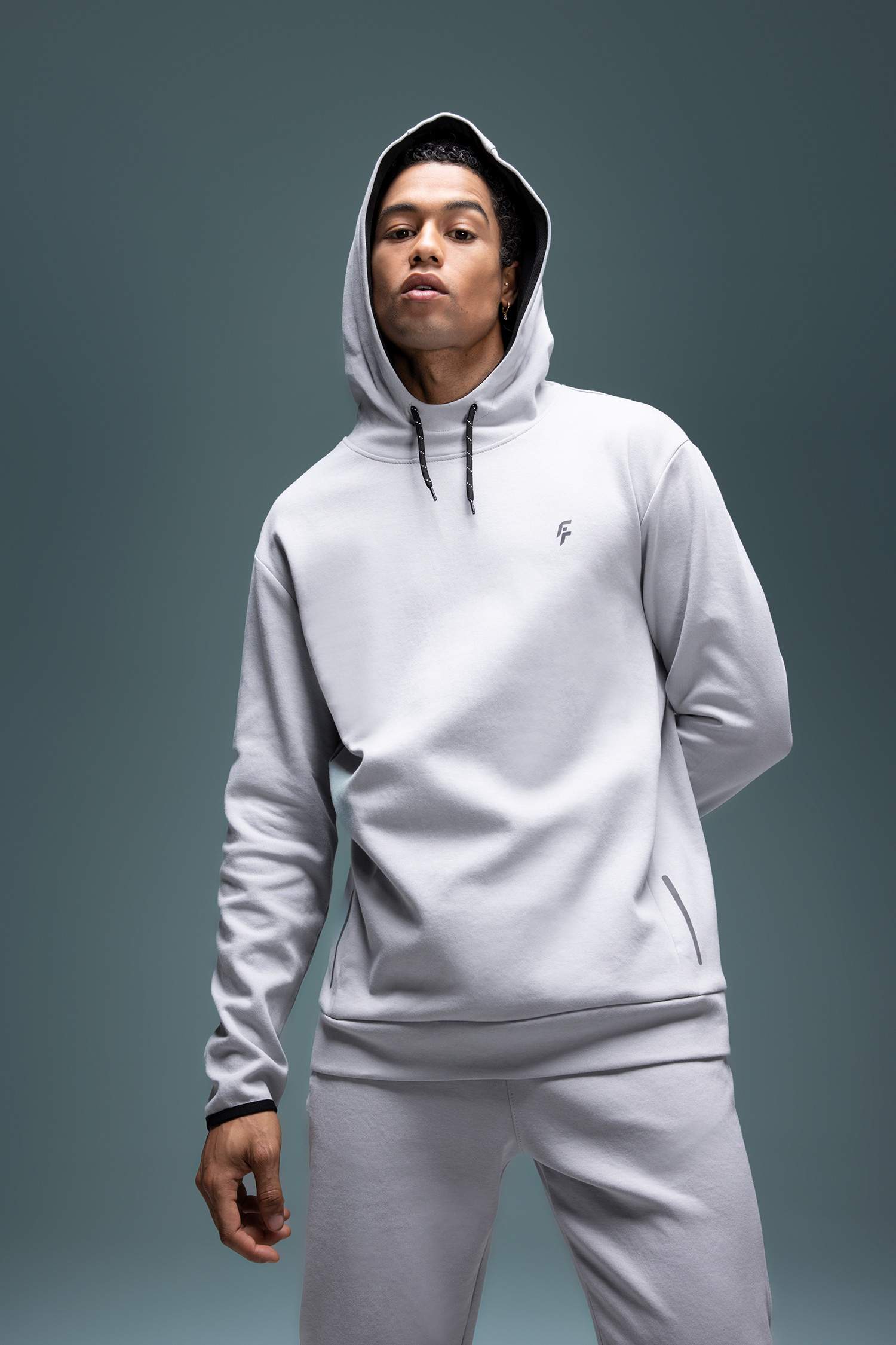 Standart Fit Kapüşonlu Baskılı Cepli Sporcu Sweatshirt