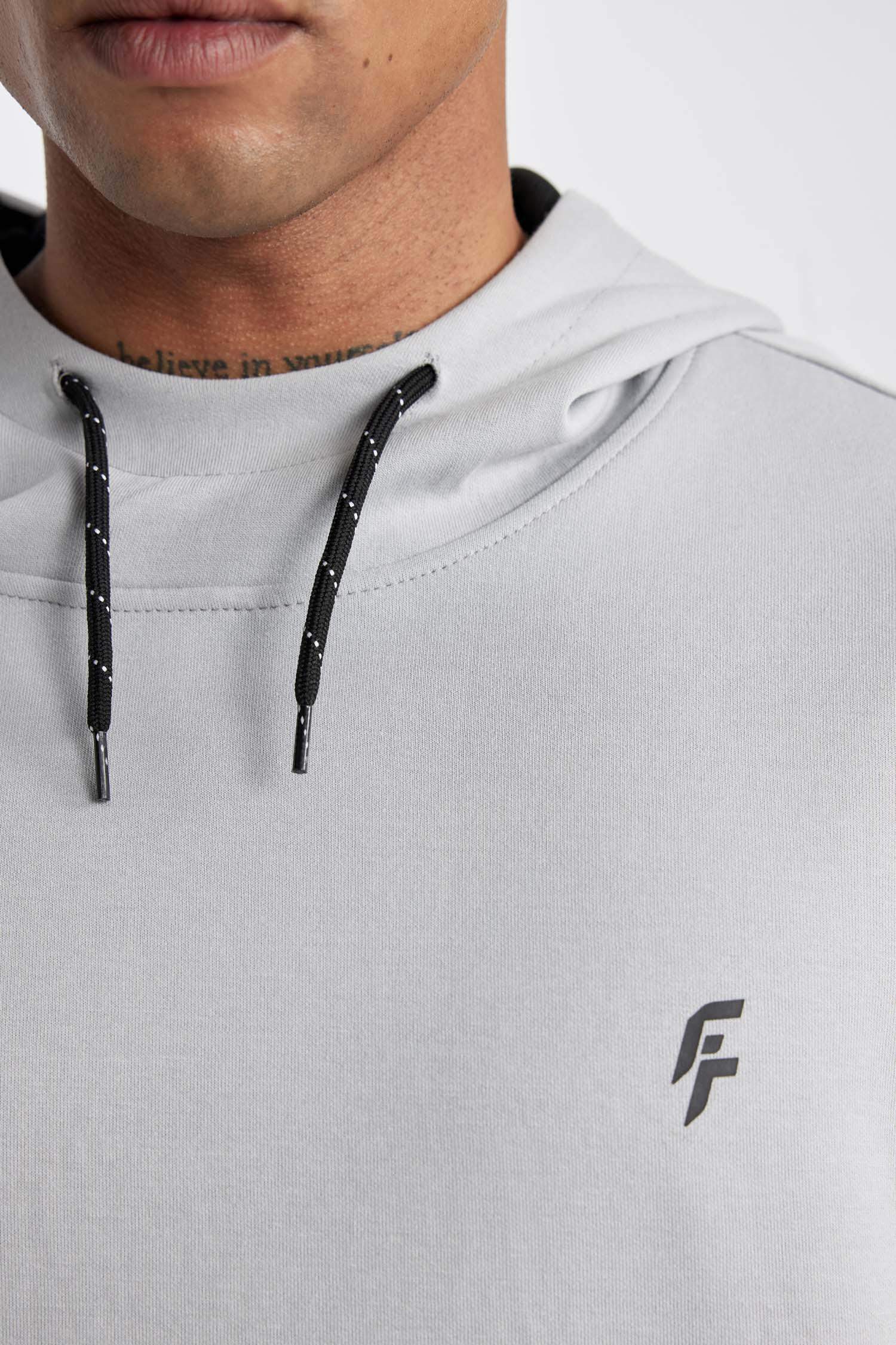 Standart Fit Kapüşonlu Baskılı Cepli Sporcu Sweatshirt