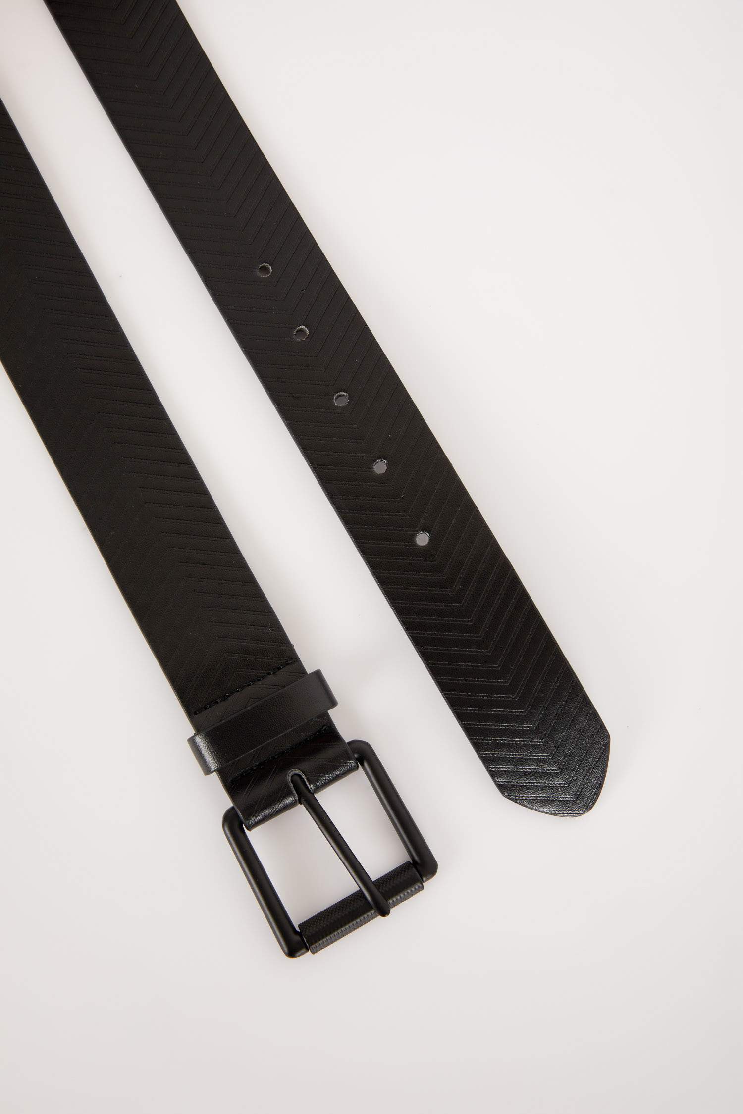 حزام جلد صناعي بمشبك مربع