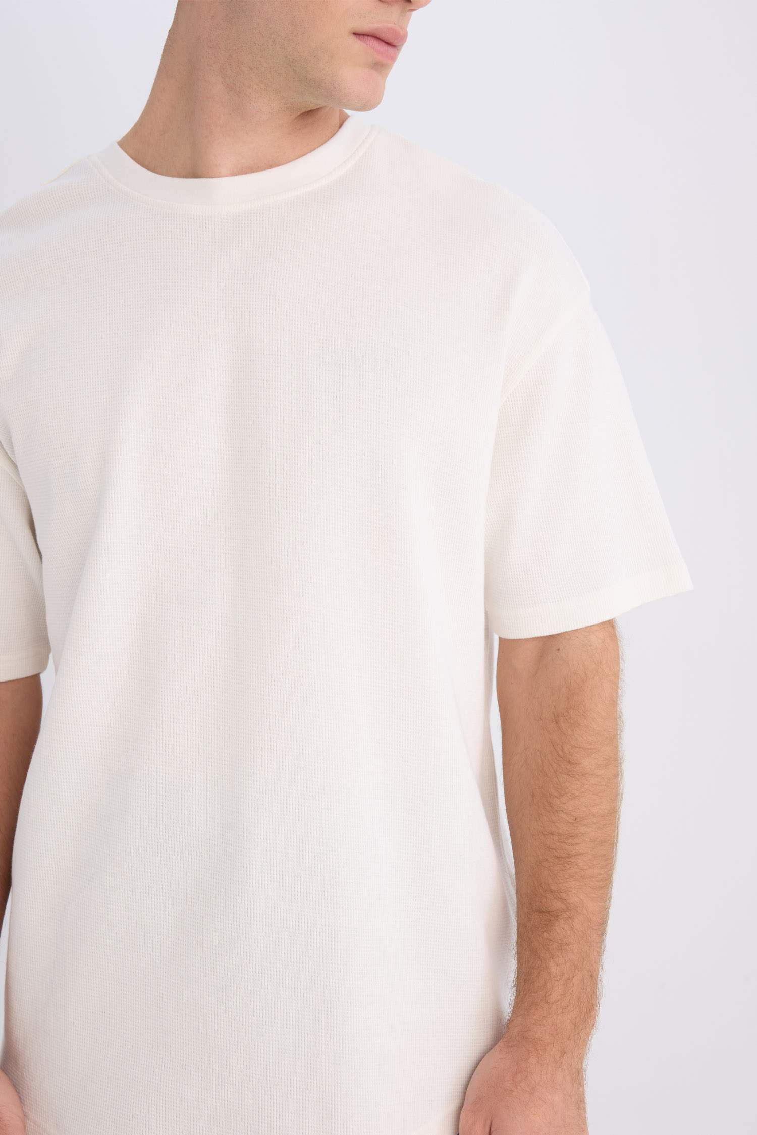 Boxy Fit Crew Neck Short Sleeve Basic T-Shirt