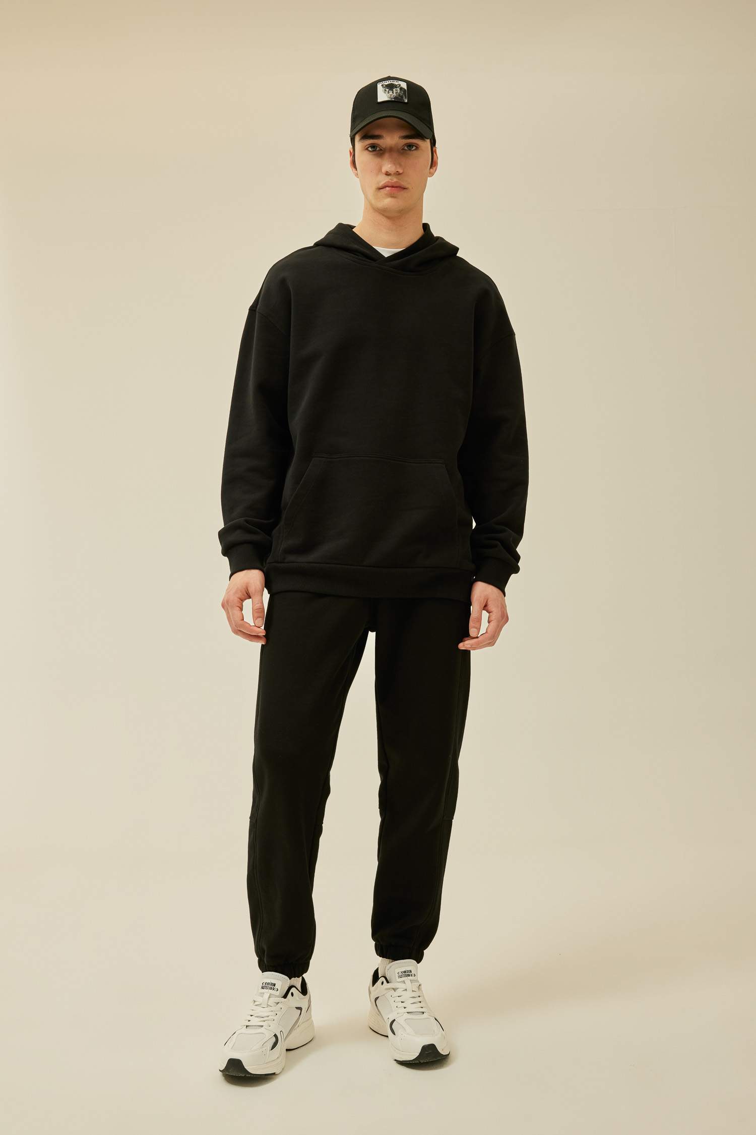 Comfort Regular Fit Rahat Kalıp Kapüşonlu Kanguru Cepli Basic Düz Sweatshirt