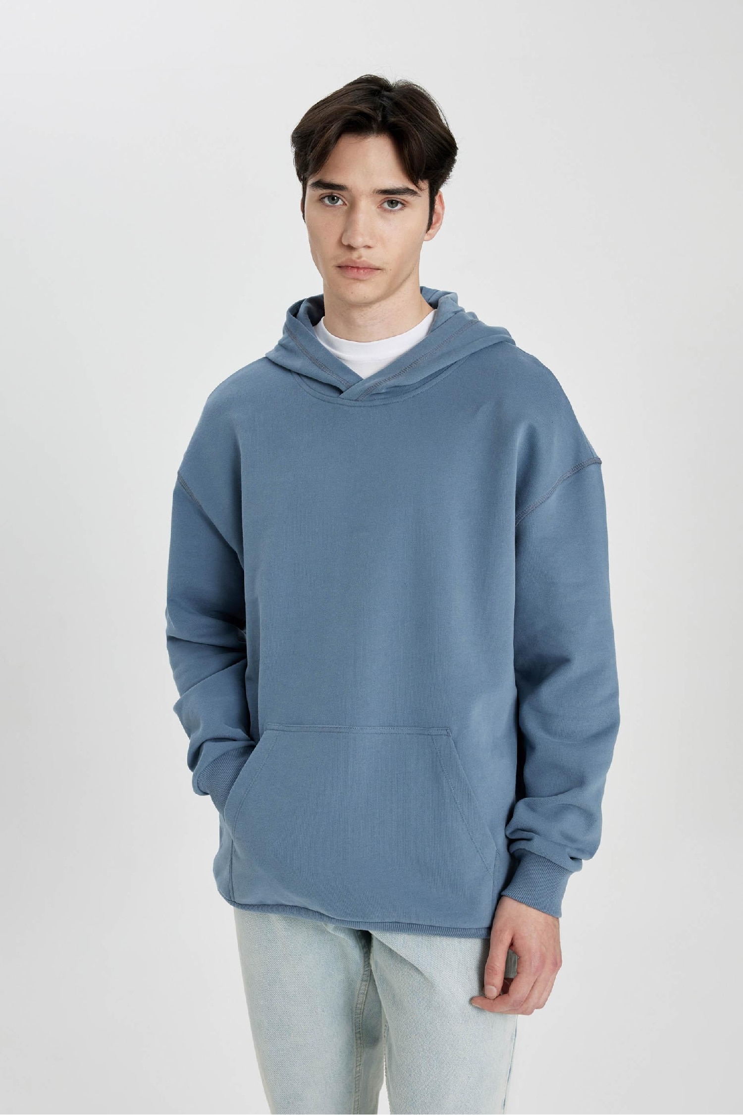 Comfort Fit Hooded Basic Sweatshirt