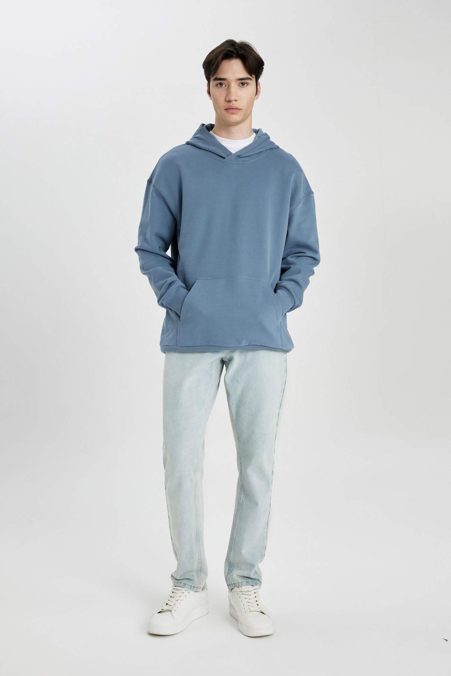 Comfort Fit Hooded Basic Sweatshirt