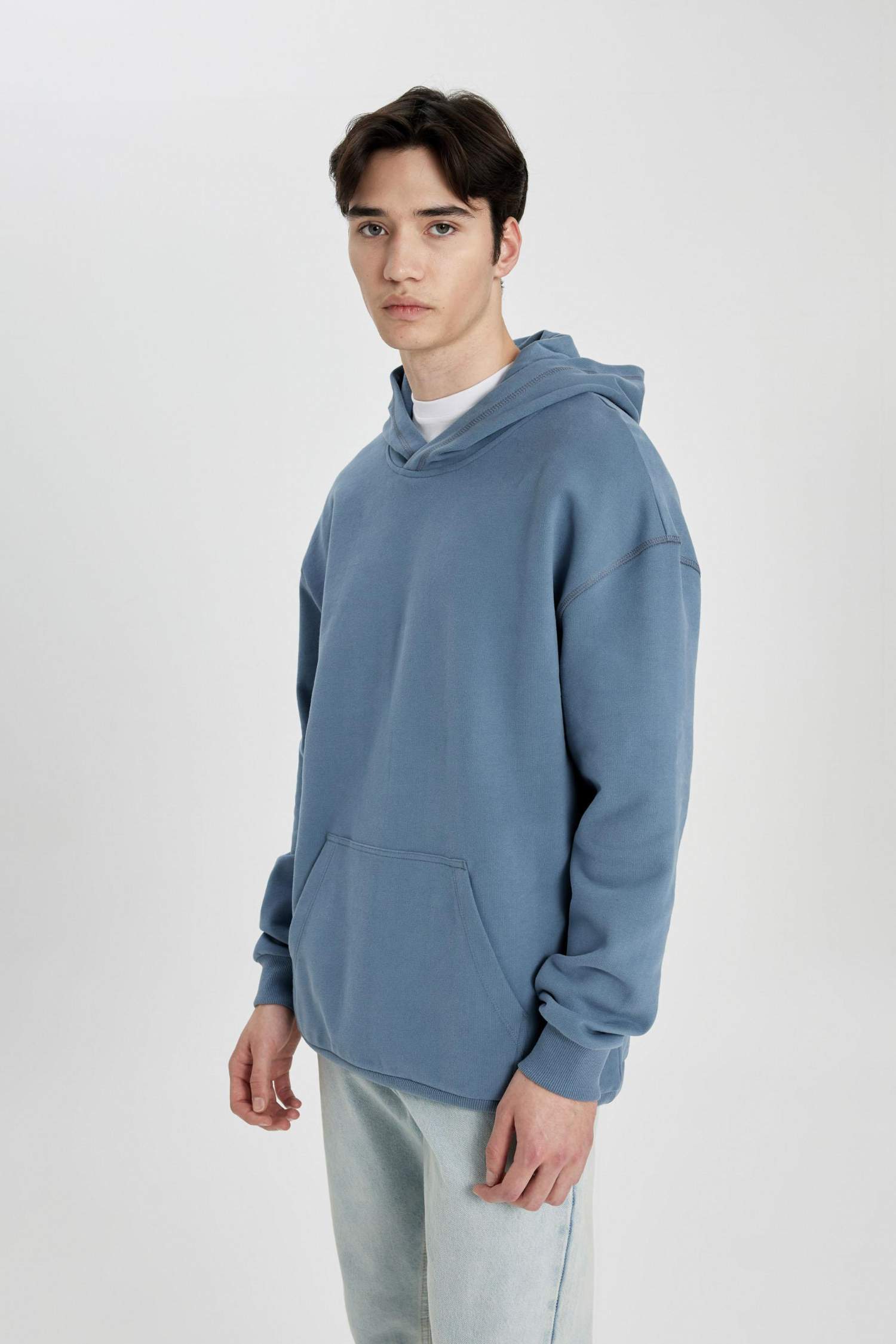 Comfort Fit Hooded Basic Sweatshirt