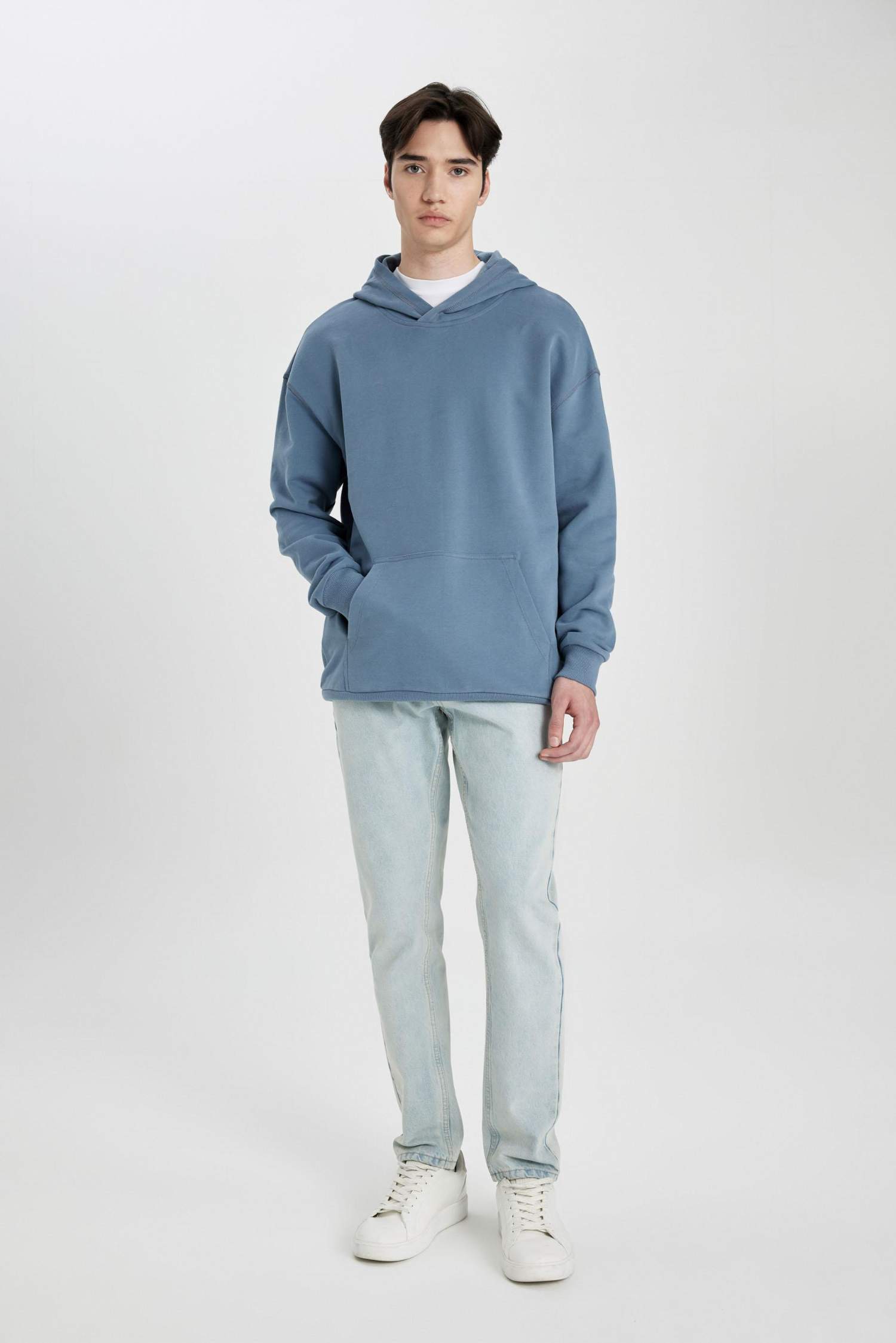 Comfort Fit Hooded Basic Sweatshirt