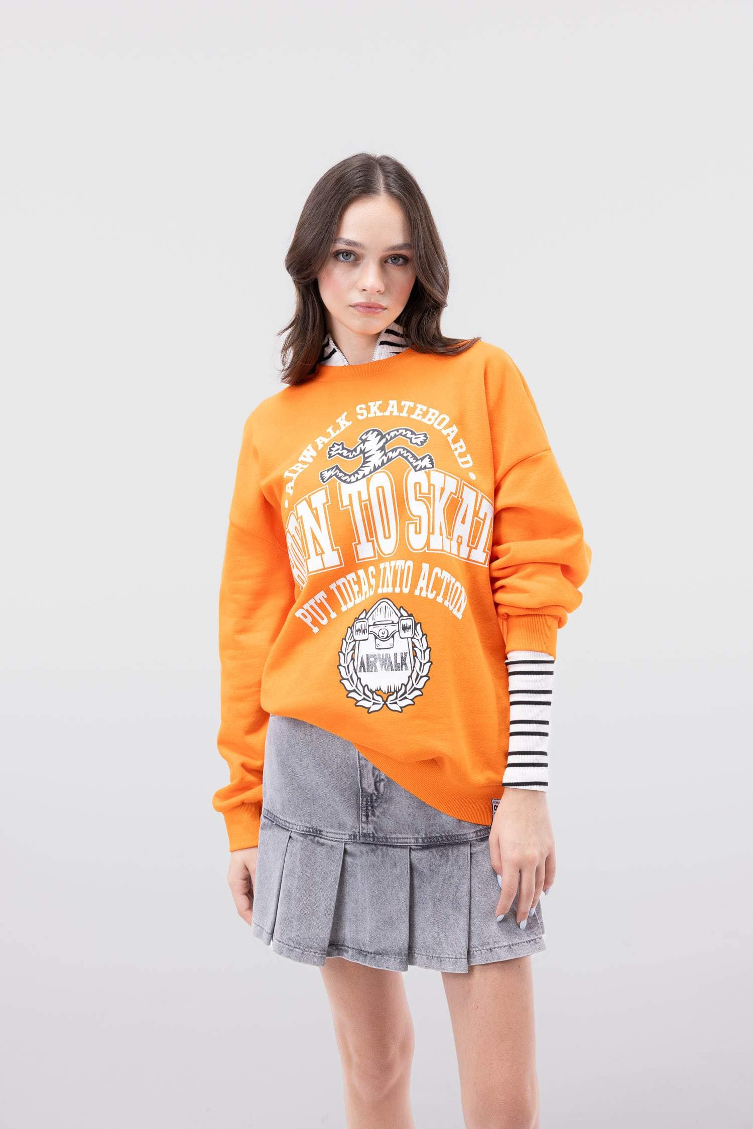 Airwalk Oversize Fit Crew Neck Thick Sweatshirt