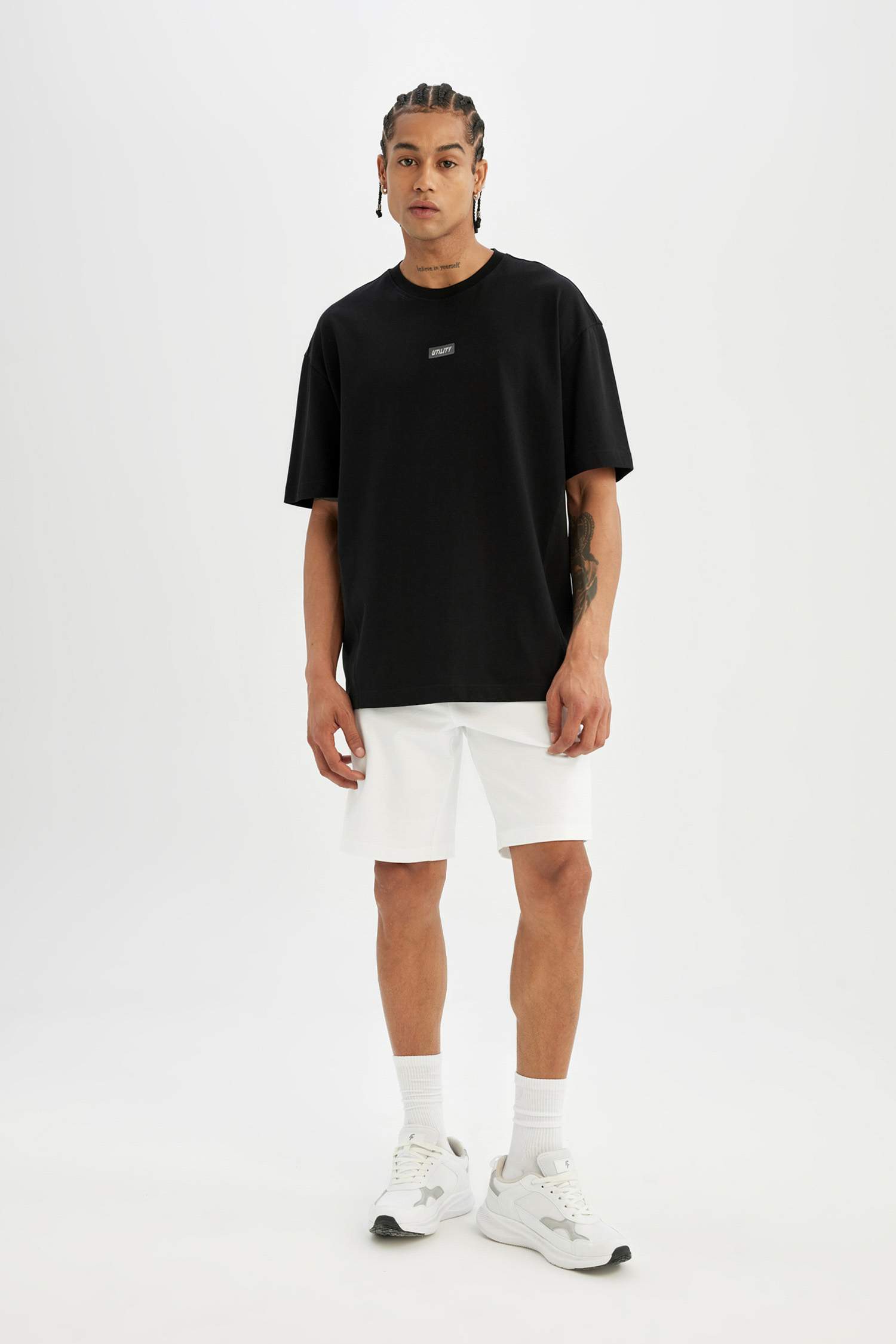 Oversize Geniş Kalıp Bisiklet Yaka Sporcu Kısa Kollu Tişört