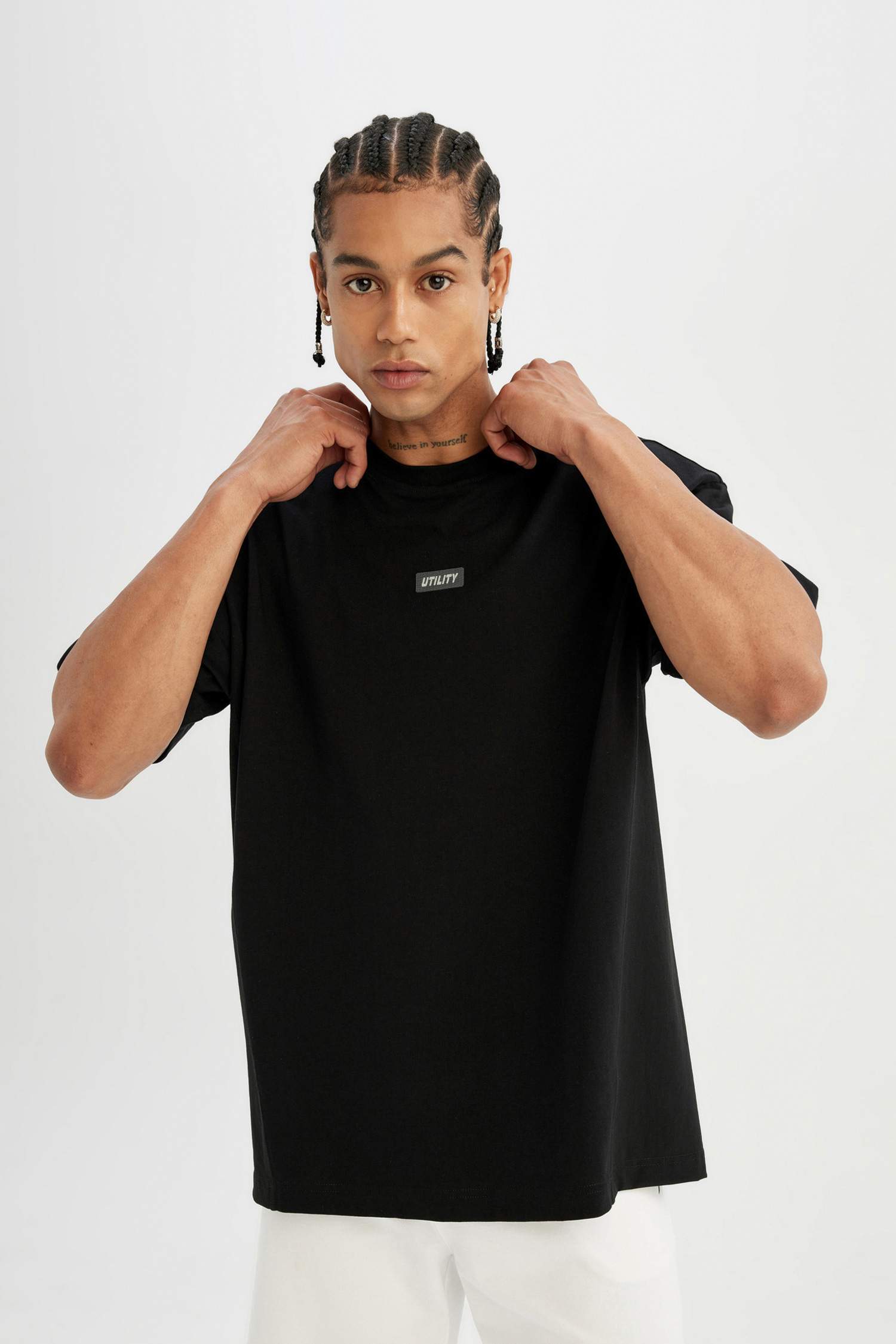 Oversize Geniş Kalıp Bisiklet Yaka Sporcu Kısa Kollu Tişört