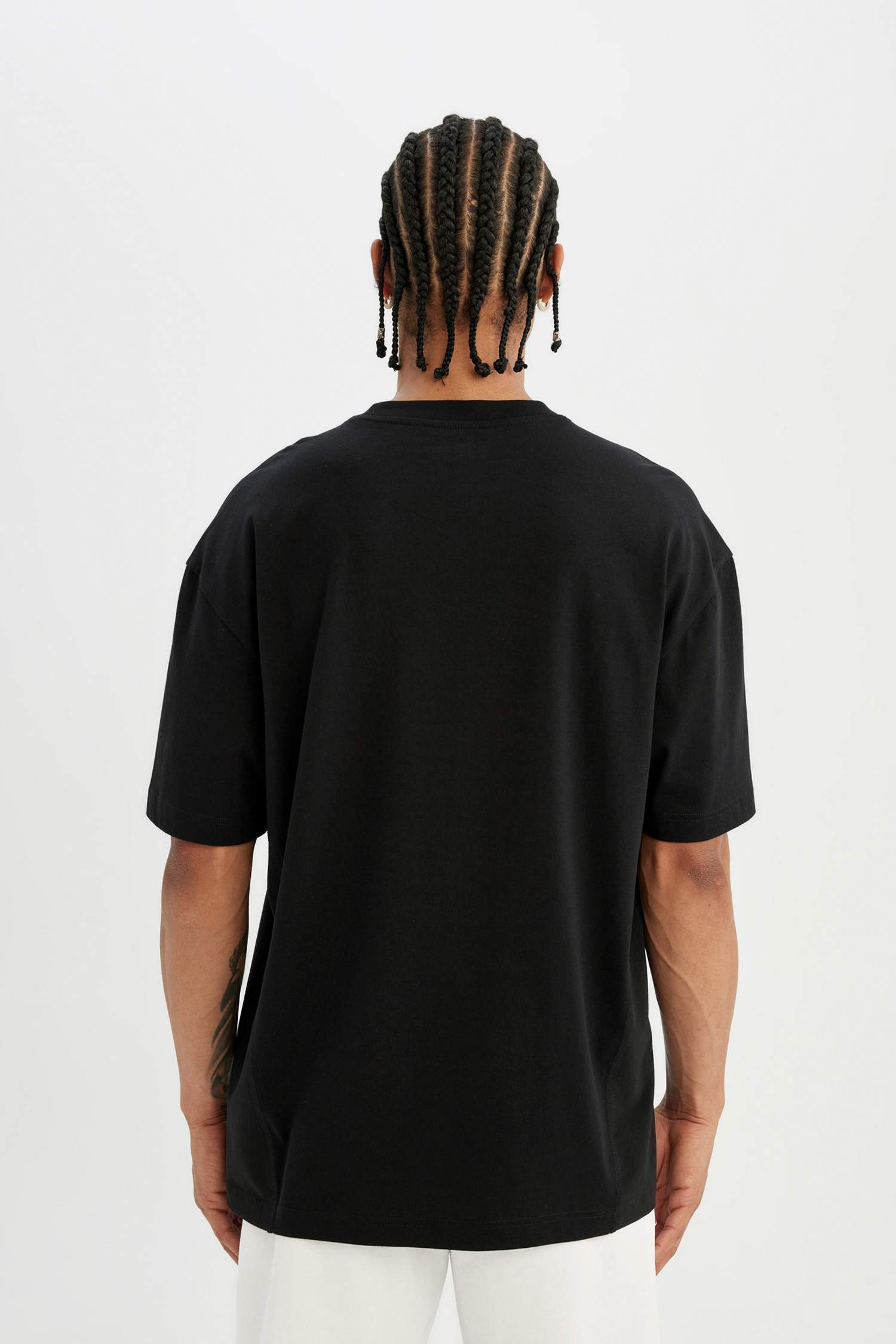 Oversize Geniş Kalıp Bisiklet Yaka Sporcu Kısa Kollu Tişört