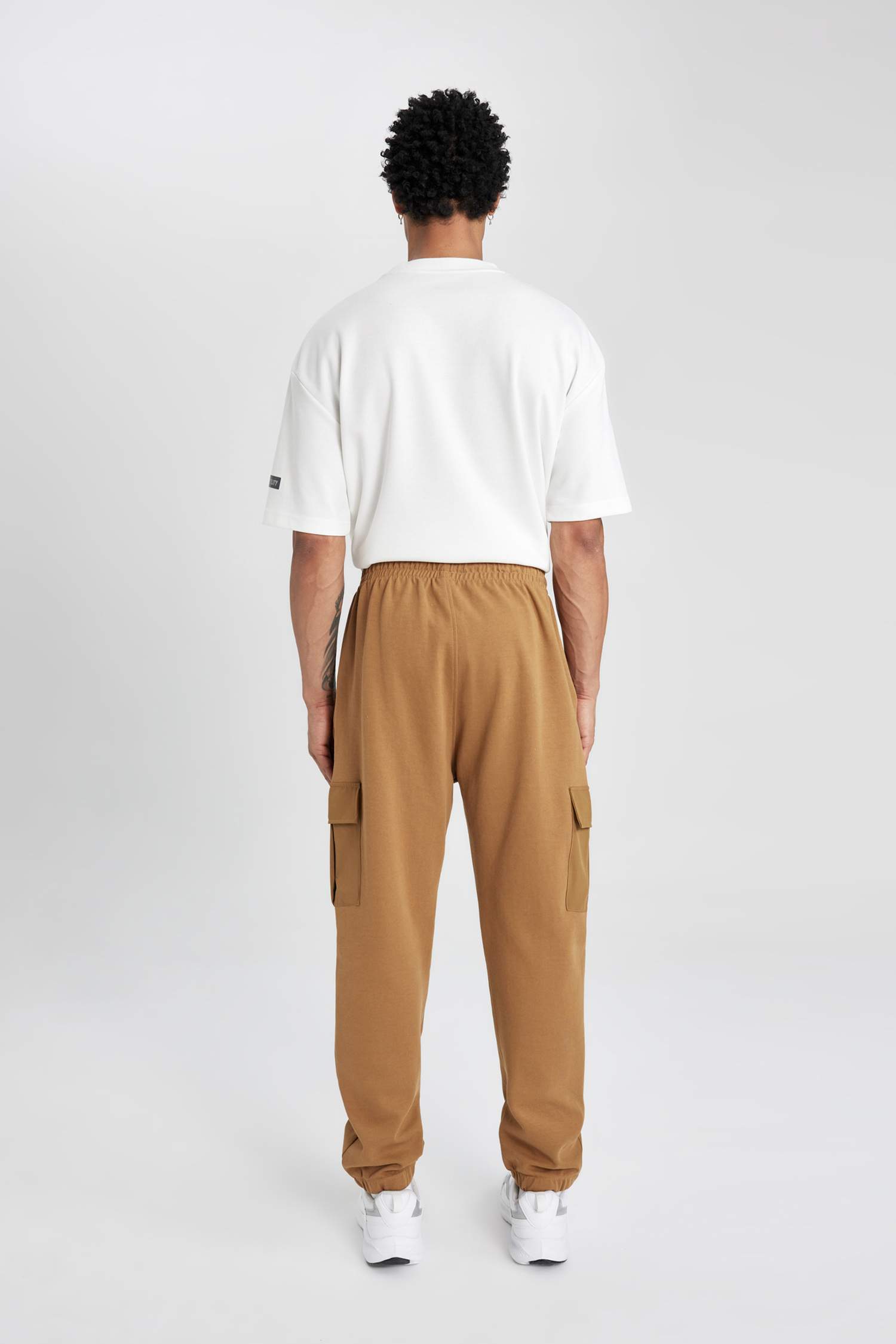 بنطلون سويت بانتس قصة عادية من DeFactoFit