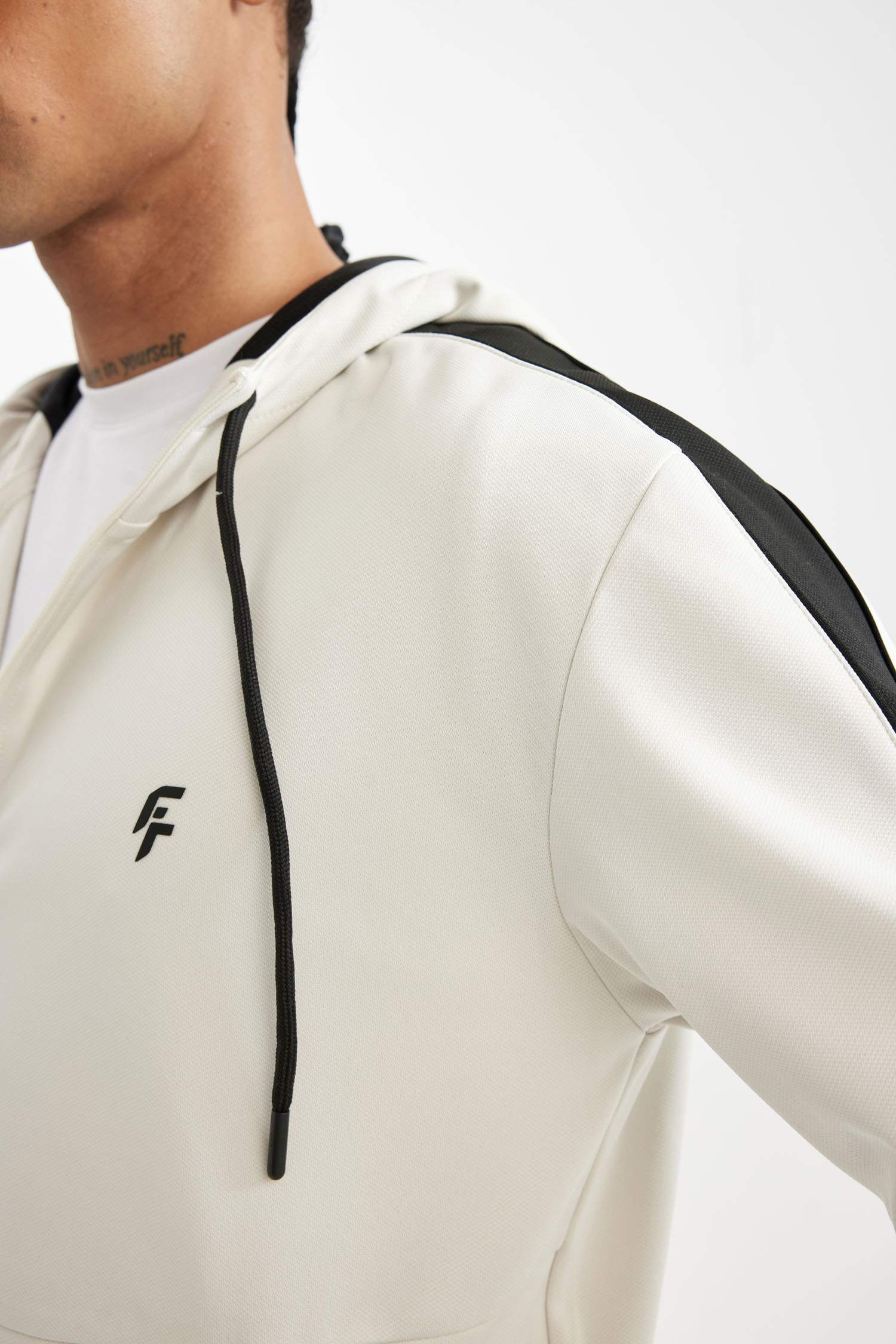 DeFactoFit Standart Fit Normal Kesim Skuba Dalgıç Kumaş Kapüşonlu Sporcu Fermuarlı Sweatshirt