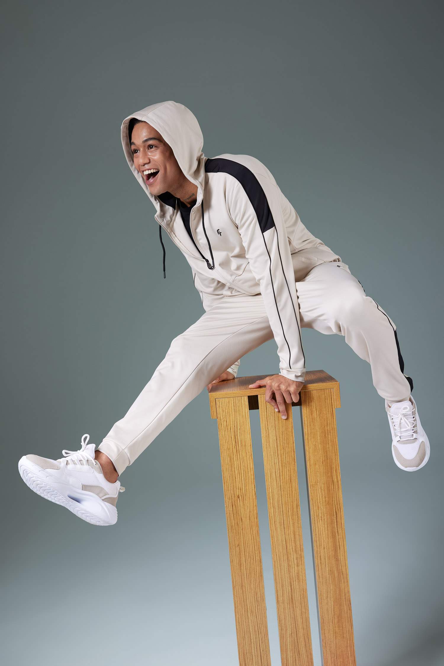 Standart Fit İnce Jogger Eşofman Altı Skuba Dalgıç Kumaş Sporcu Beli Lastikli