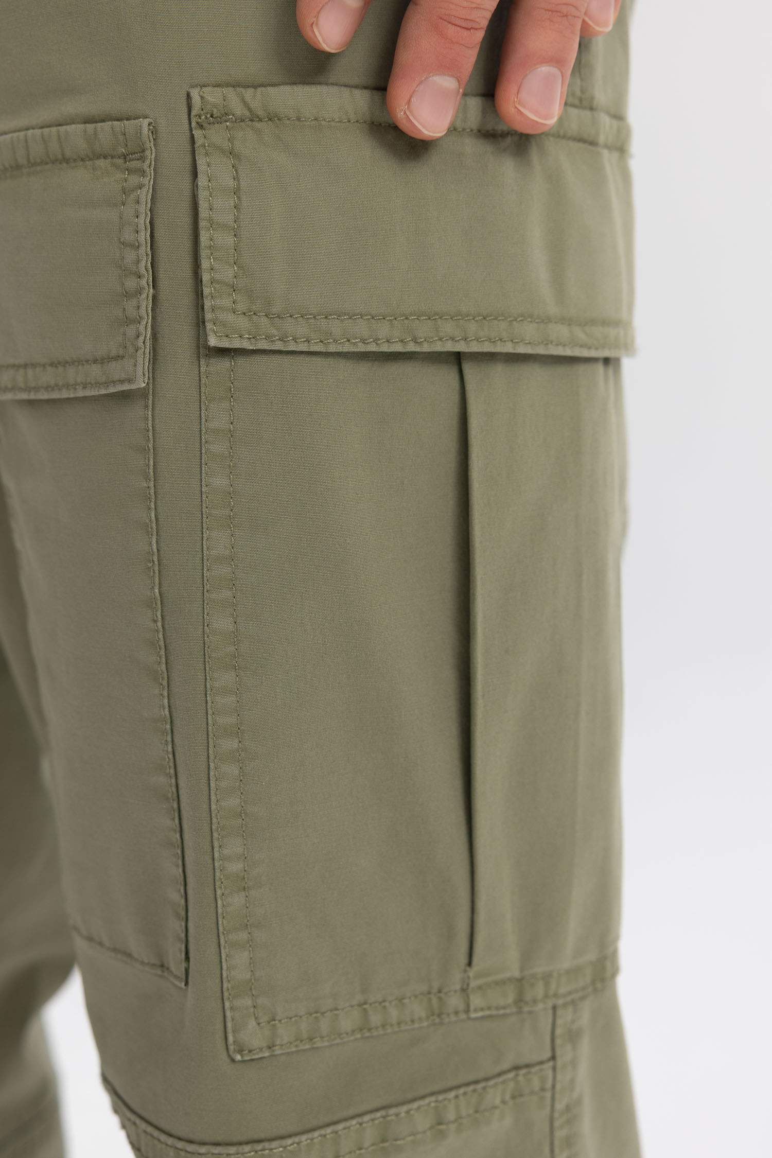 Relax Fit Regular Hem With Cargo Pocket Trousers