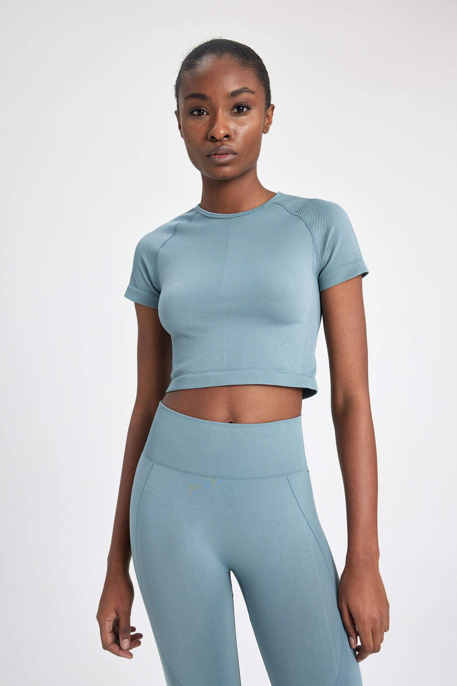 DeFactoFit Crew Neck Sports Crop Top T-Shirt