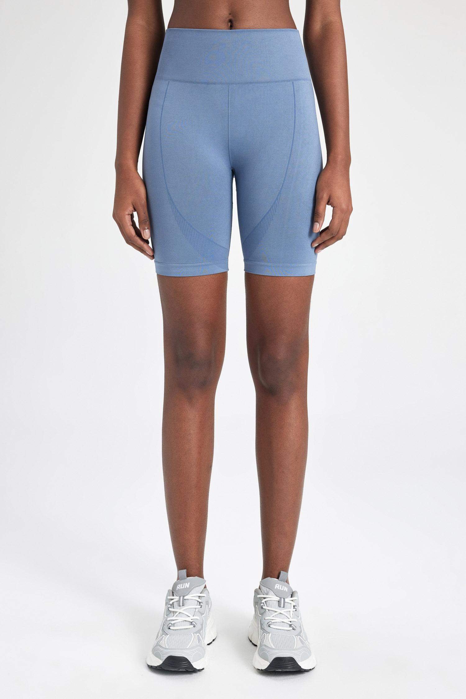 ستريج قصير بدون خياطة من DeFactoFit