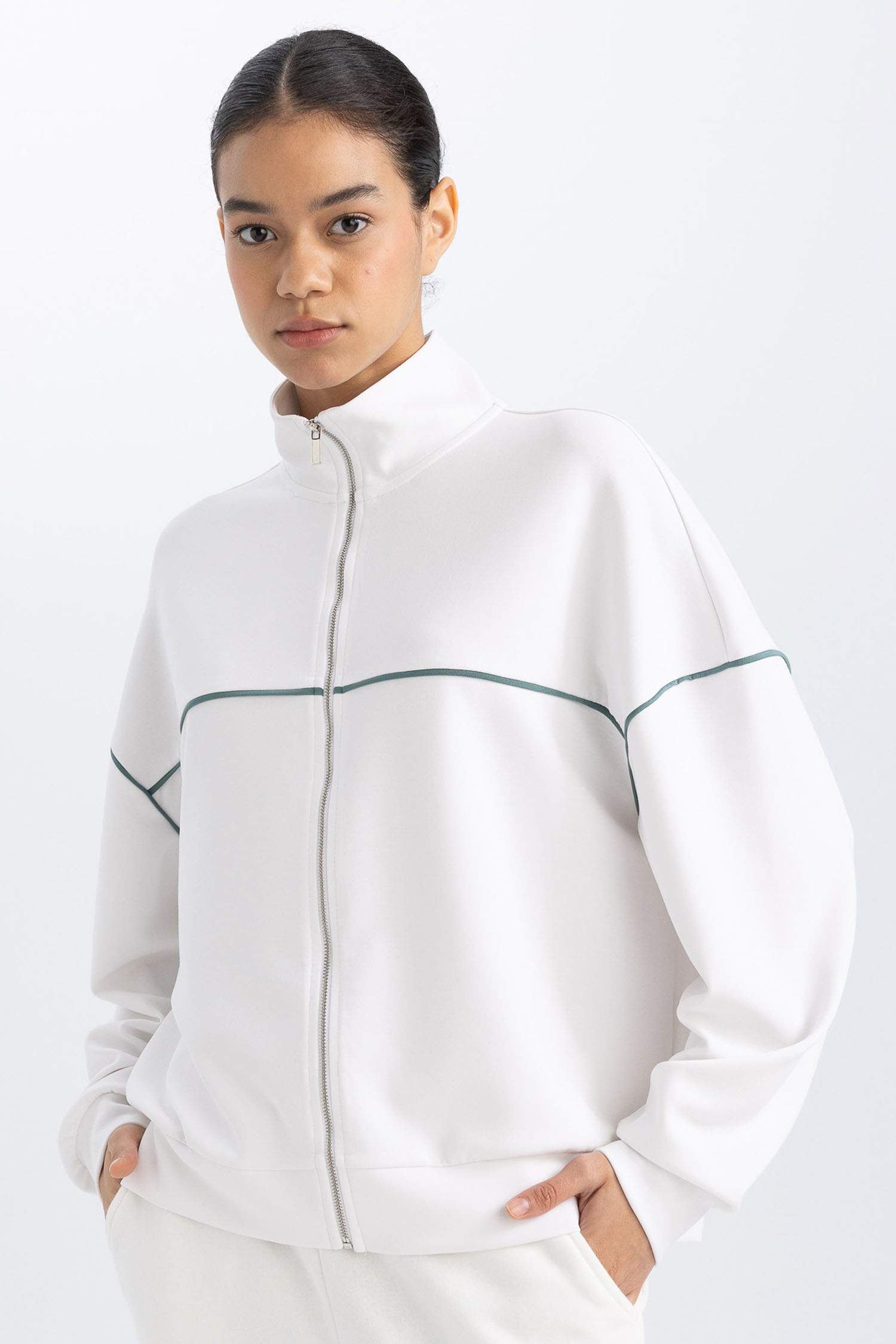 جاكيت اوفر سايز بريميوم من DeFactoFit