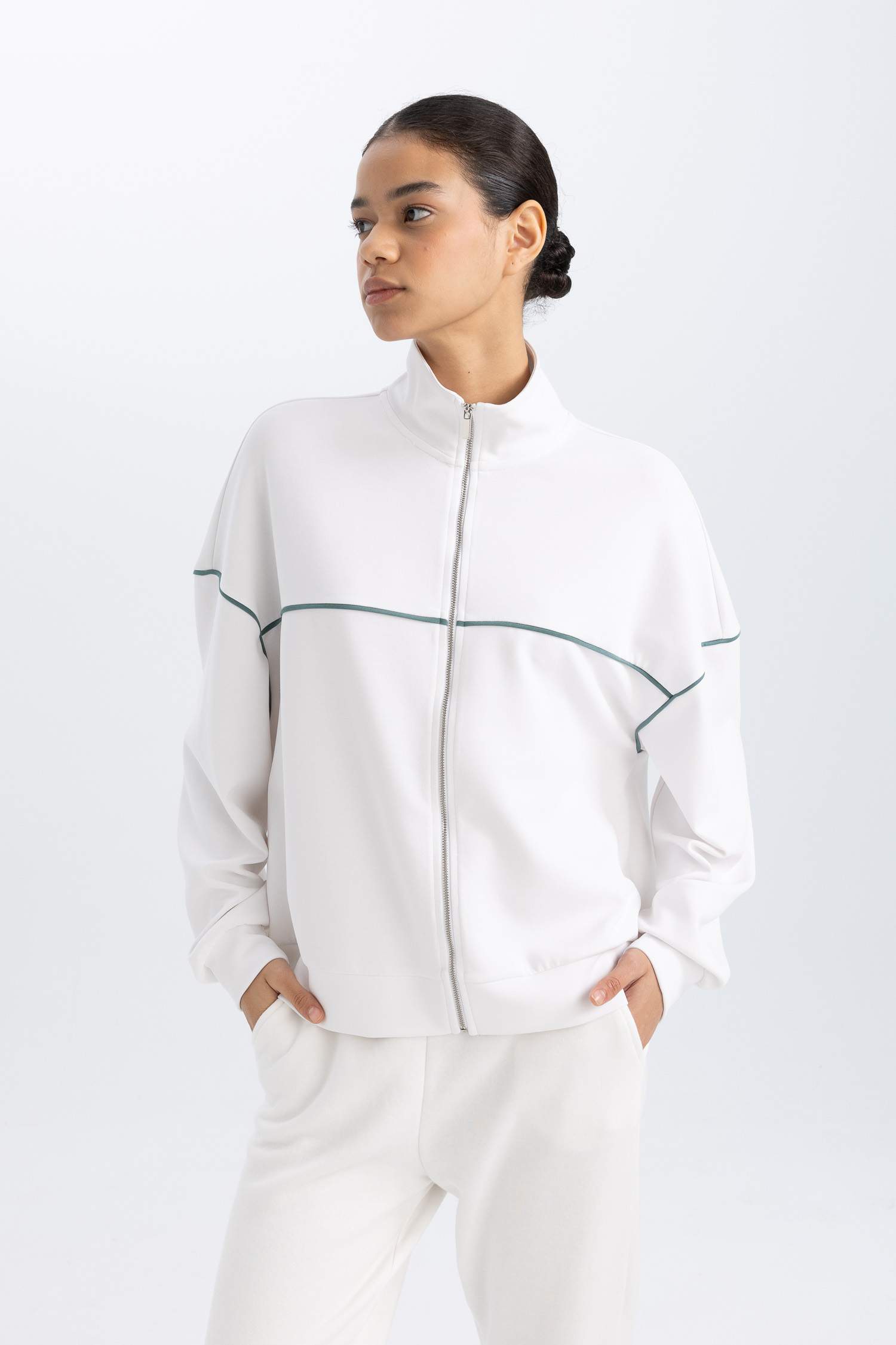 جاكيت اوفر سايز بريميوم من DeFactoFit