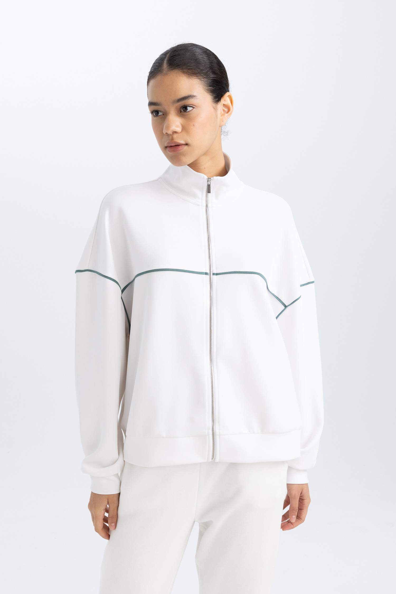 جاكيت اوفر سايز بريميوم من DeFactoFit