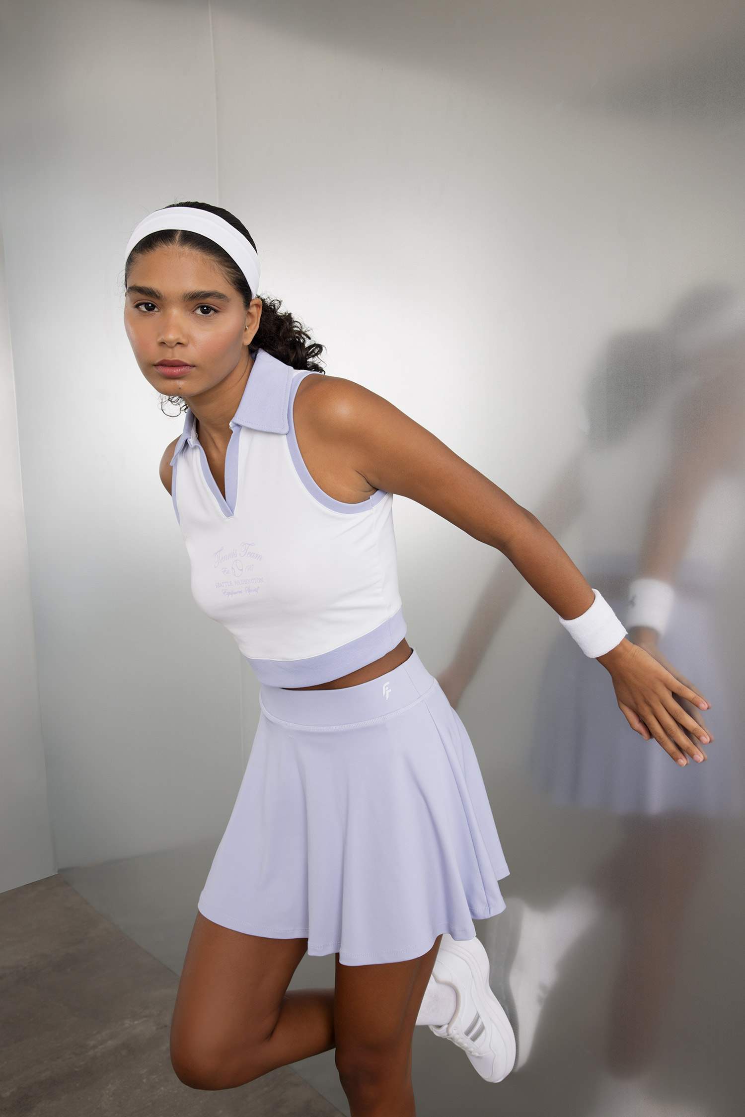 تي شيرت كروب توب رياضي بياقة بولو من DeFactoFit