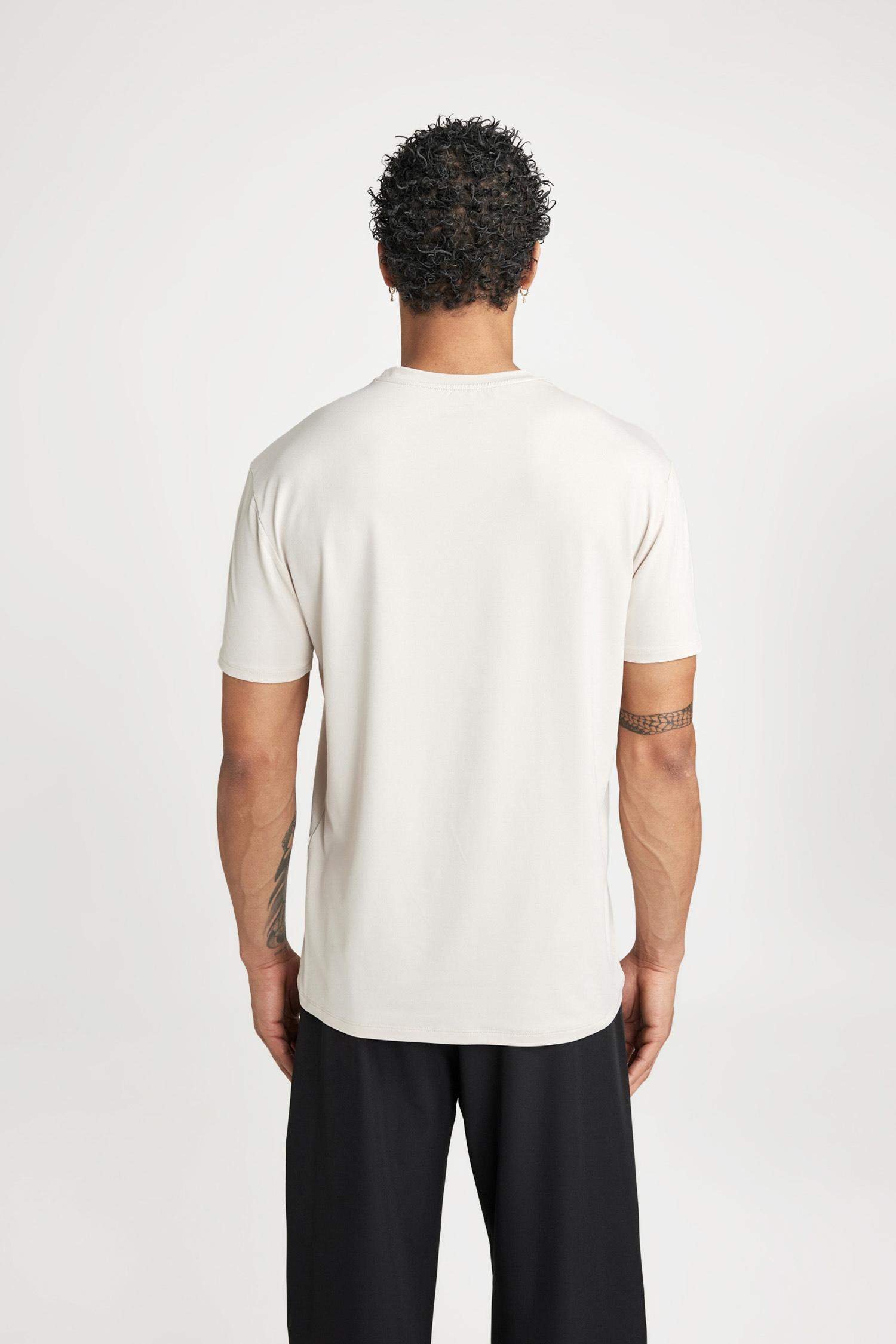 تى شيرت نص كم محبوك قصة عادية