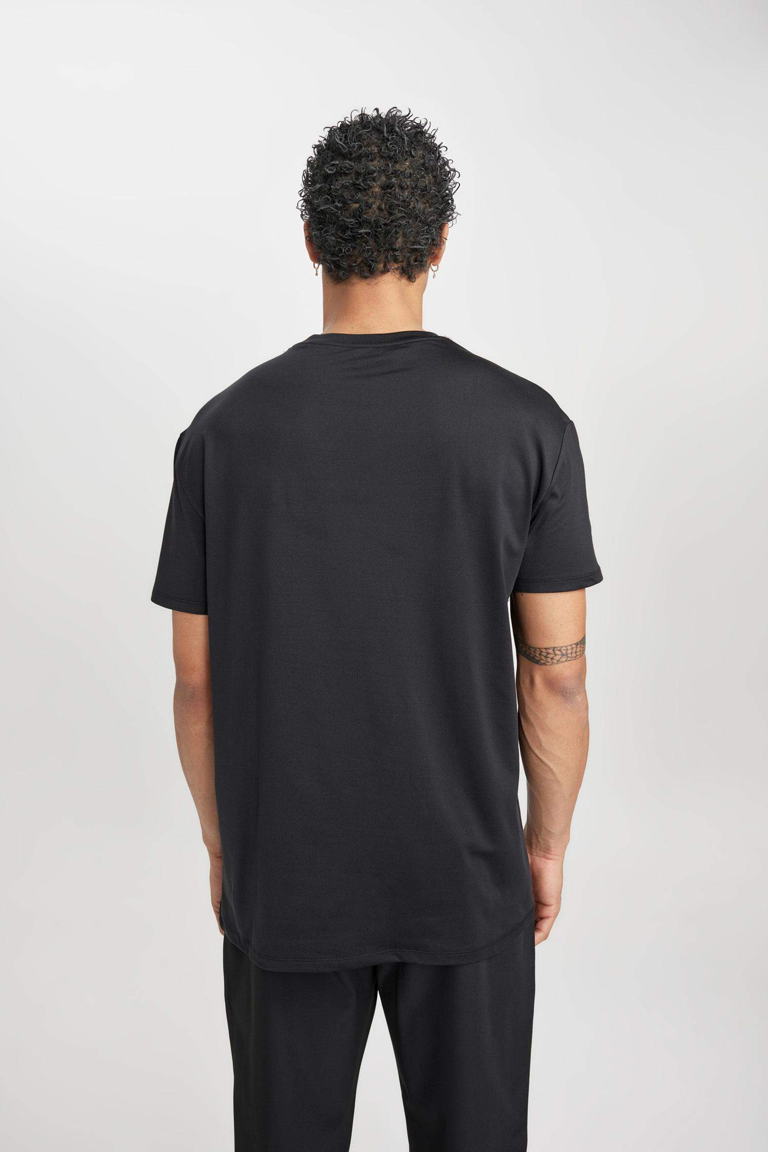 DeFactoFit Standard Fit Short Sleeve T-Shirt