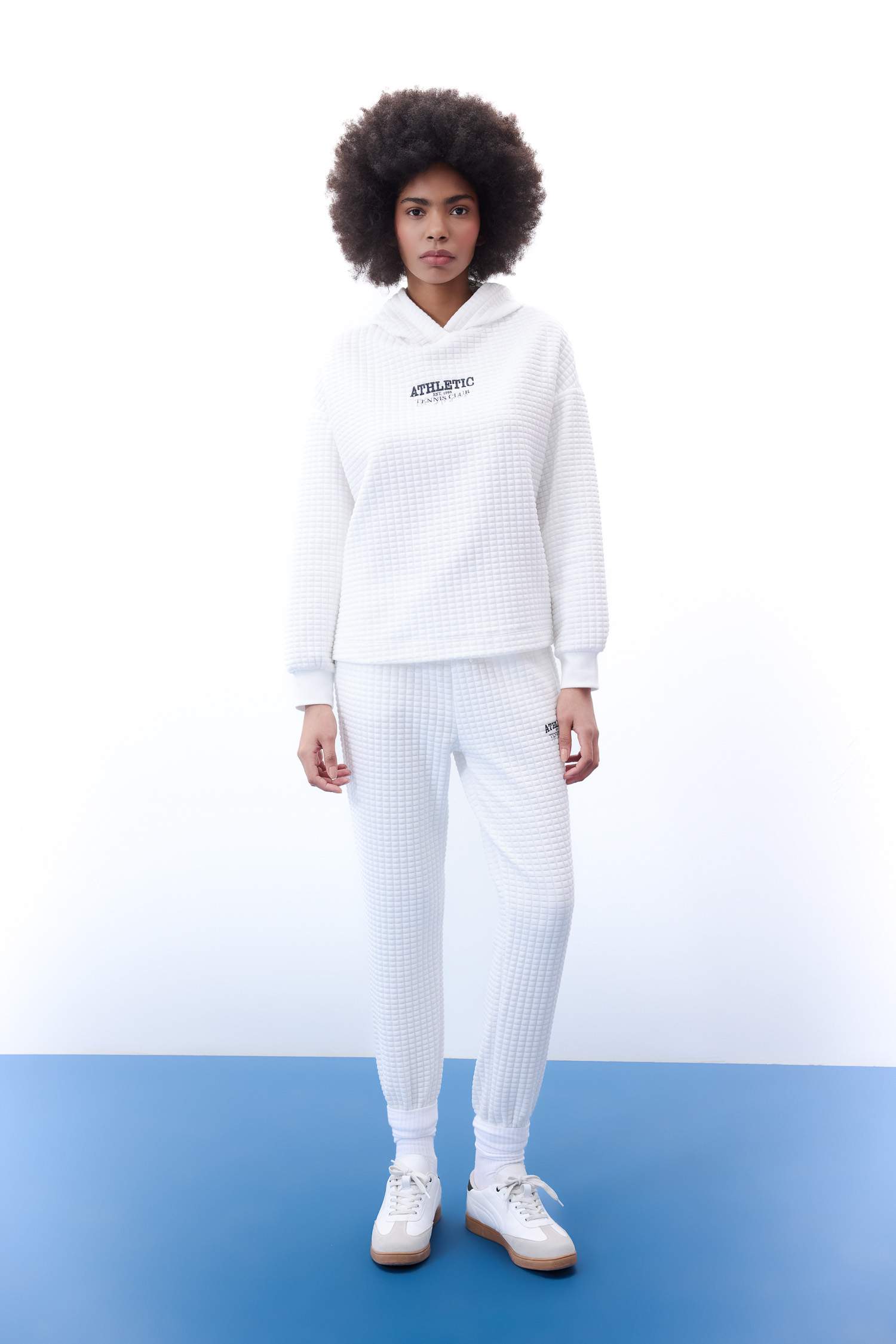 سويت شيرت رياضي اوفر سايز بغطاء للرأس من DeFactoFit