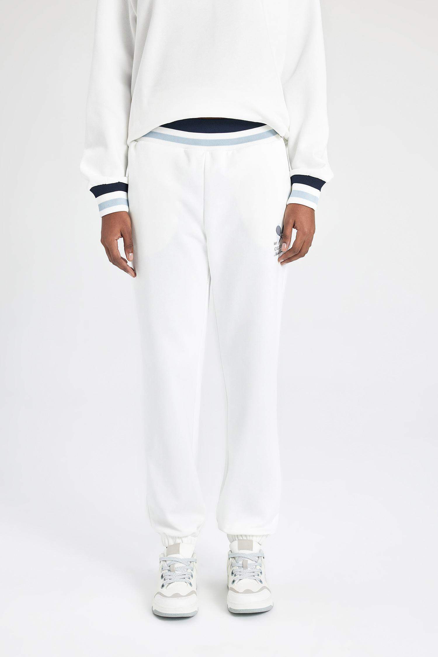 بنطلون بجامة رياضي قماش سميك قصة عادية بجيب من DeFactoFit