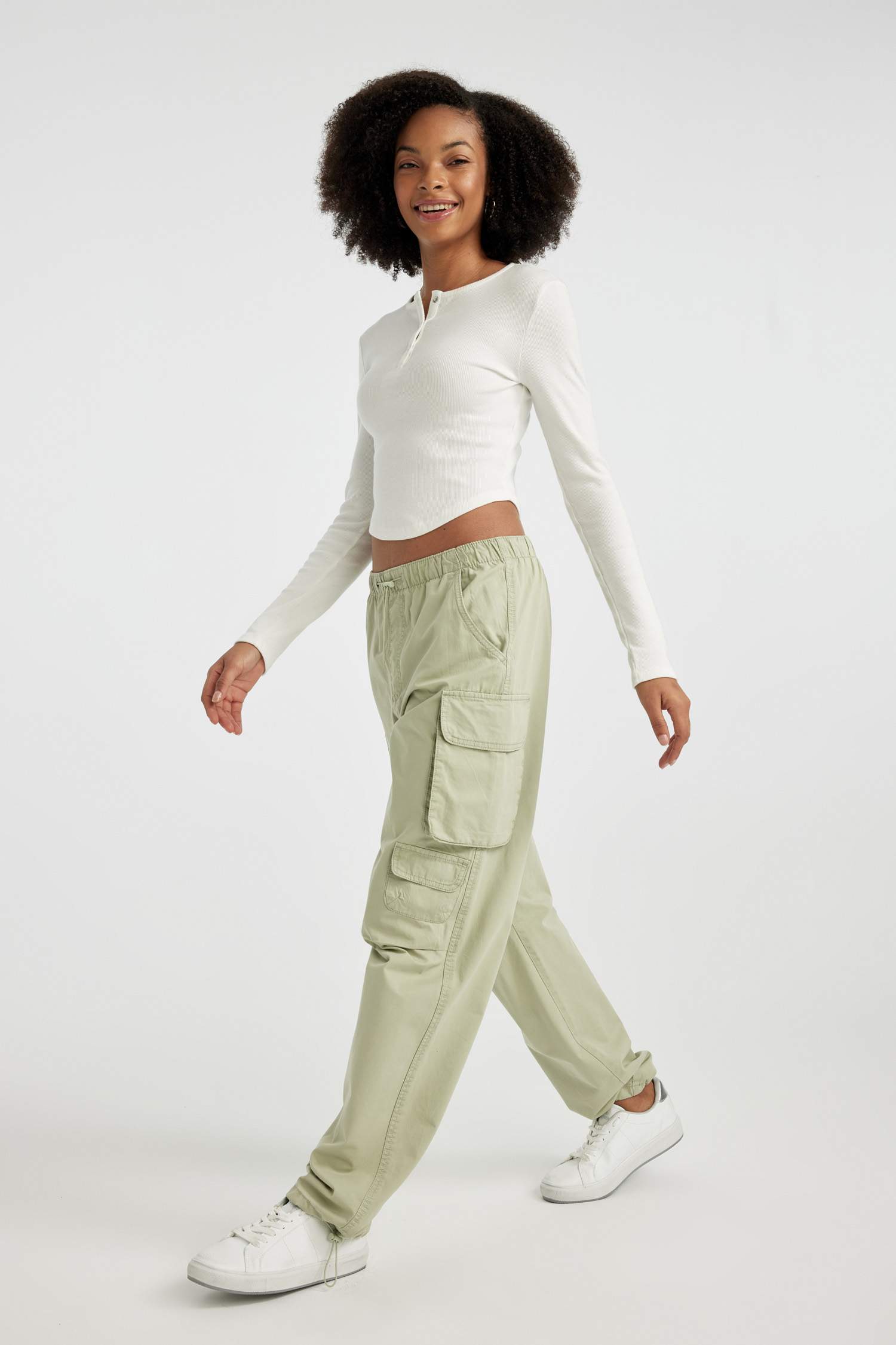 Брюки карго с высокой талией из габардина