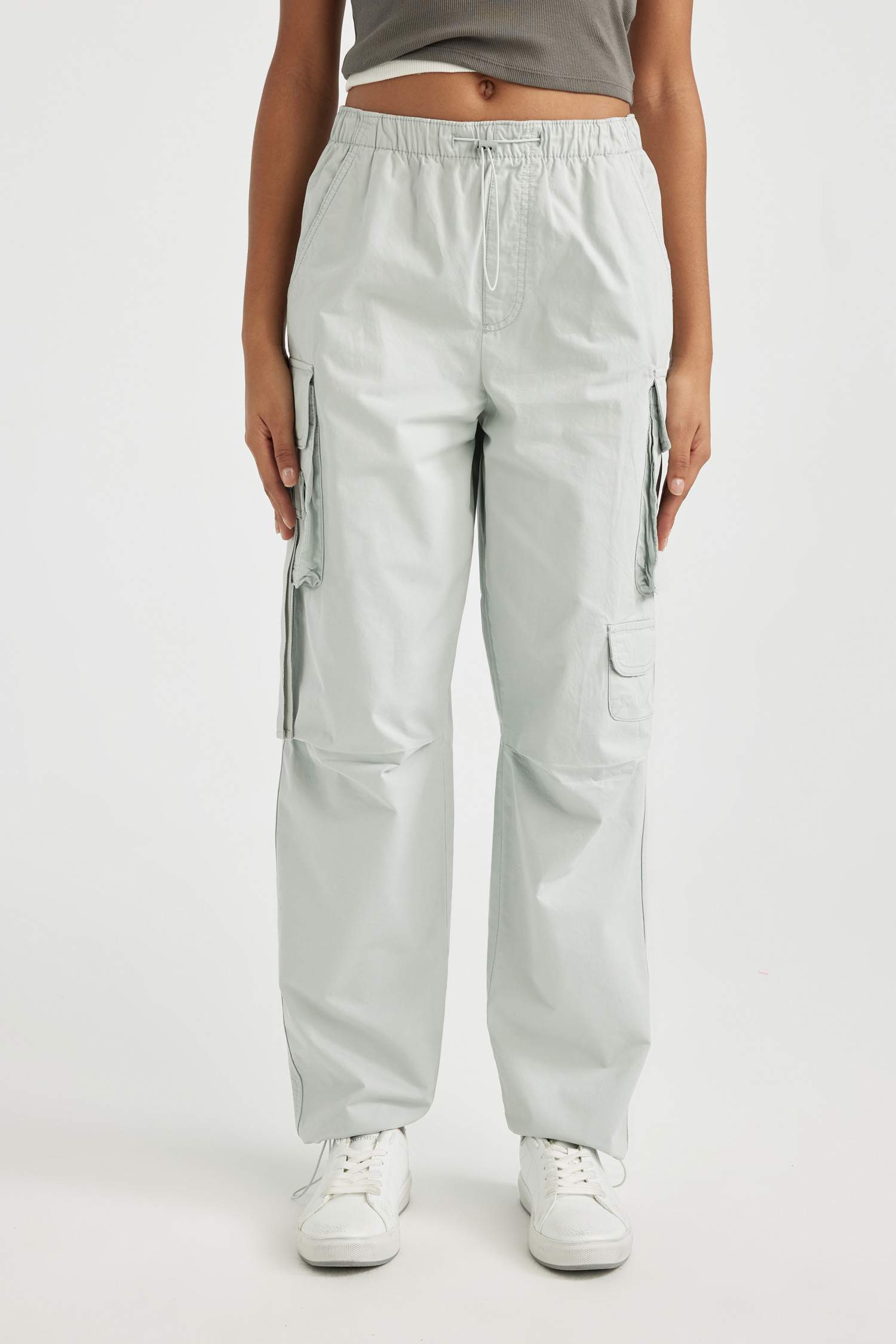 Брюки карго с высокой талией из габардина