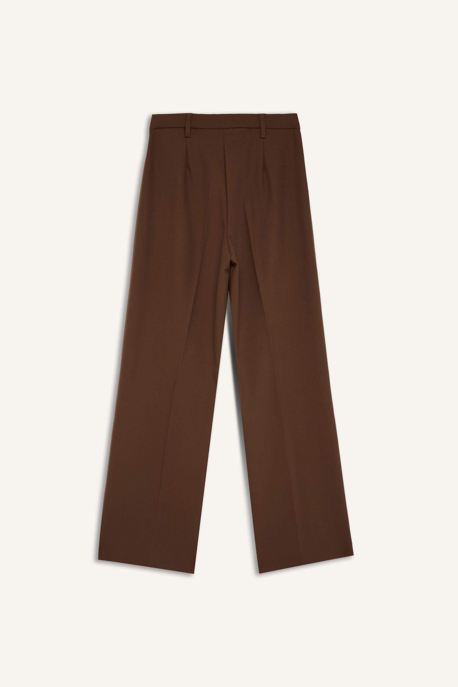 Брюки с высокой талией и широкими штанинами