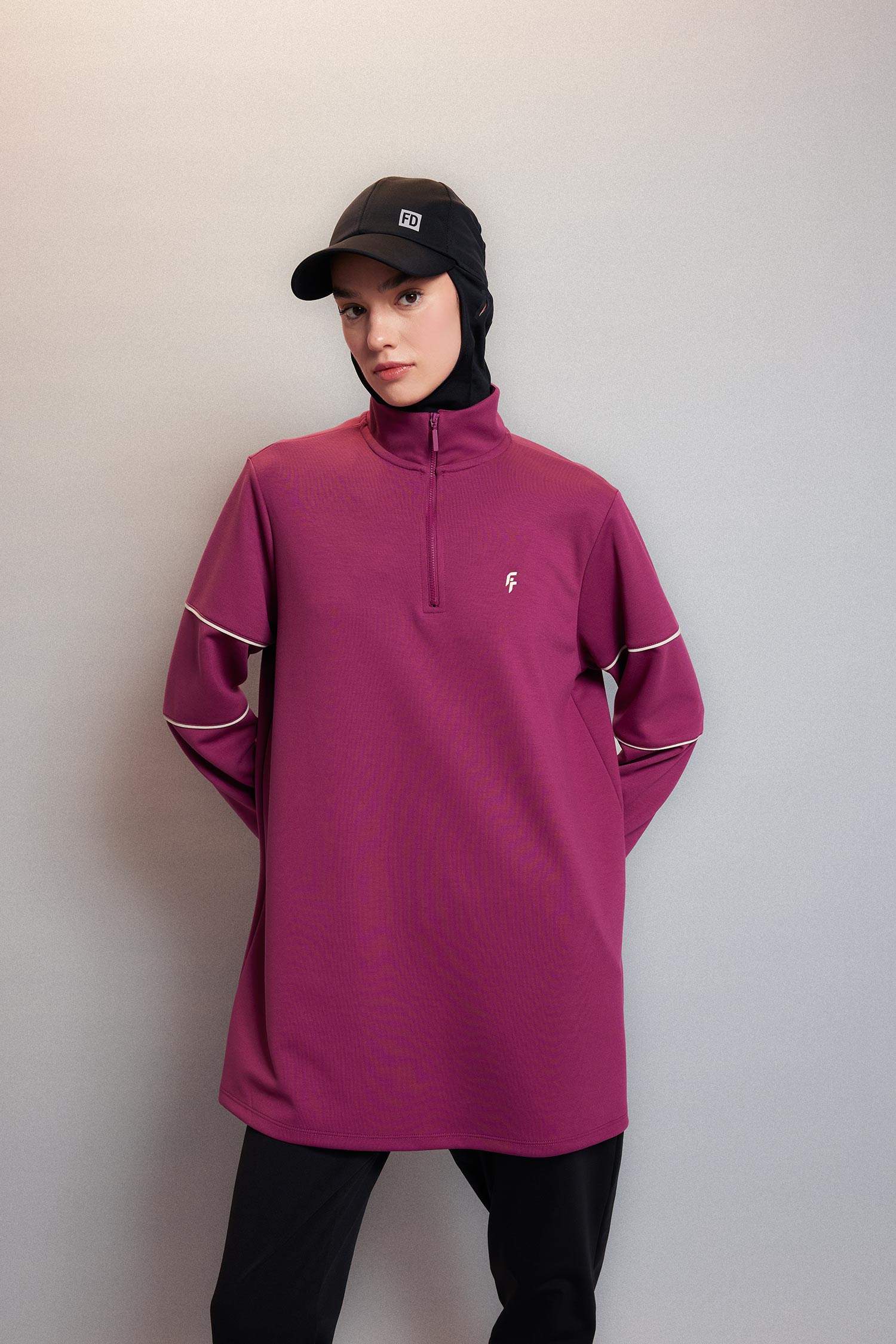 سويت شيرت رياضي اوفر سايز بياخة عالية بنصف سحاب من DeFactoFit