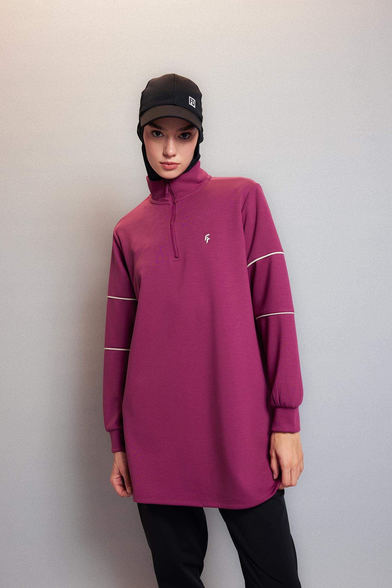 سويت شيرت رياضي اوفر سايز بياخة عالية بنصف سحاب من DeFactoFit