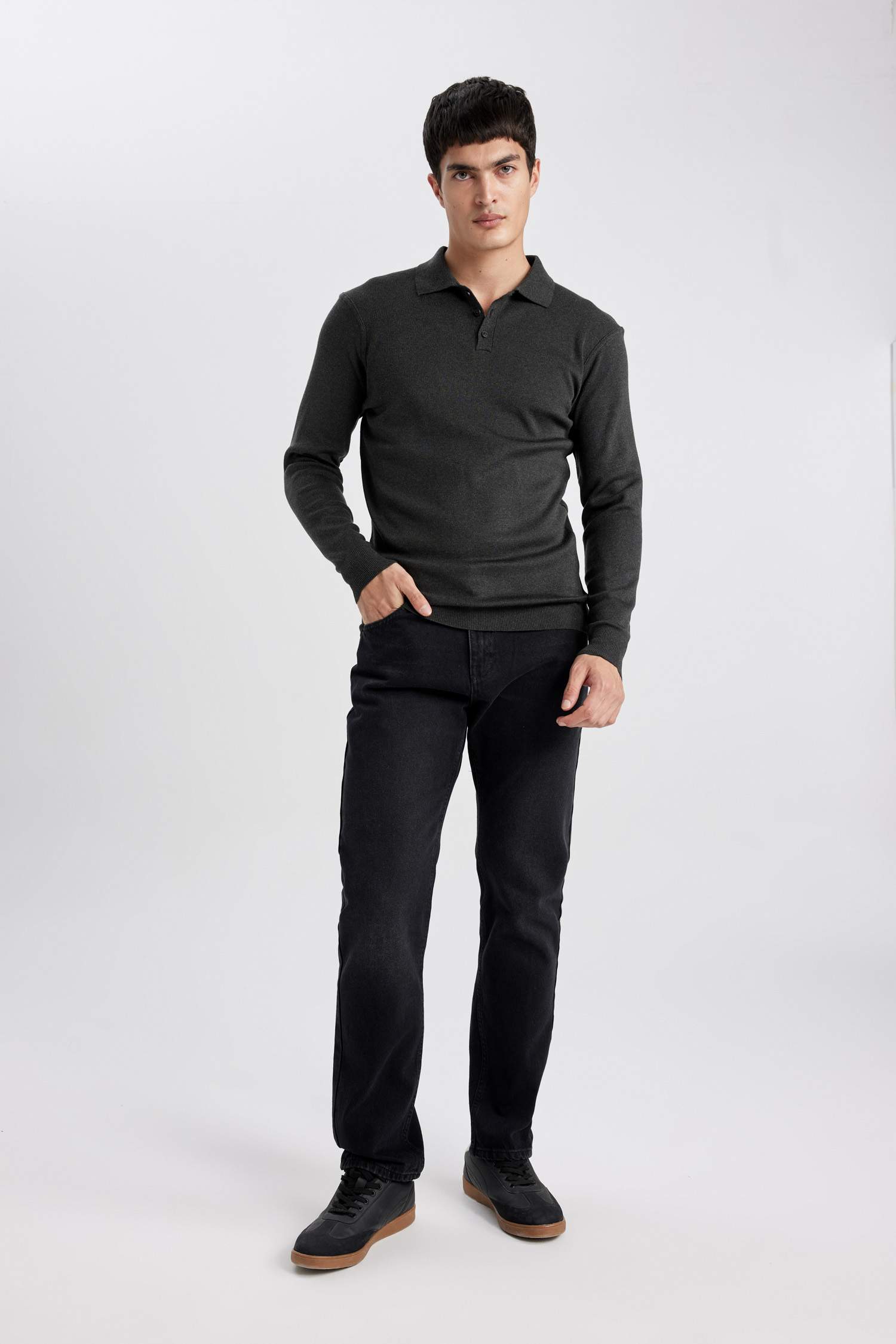 بنطرون جينز قصة مستقيمة وخصر عادي