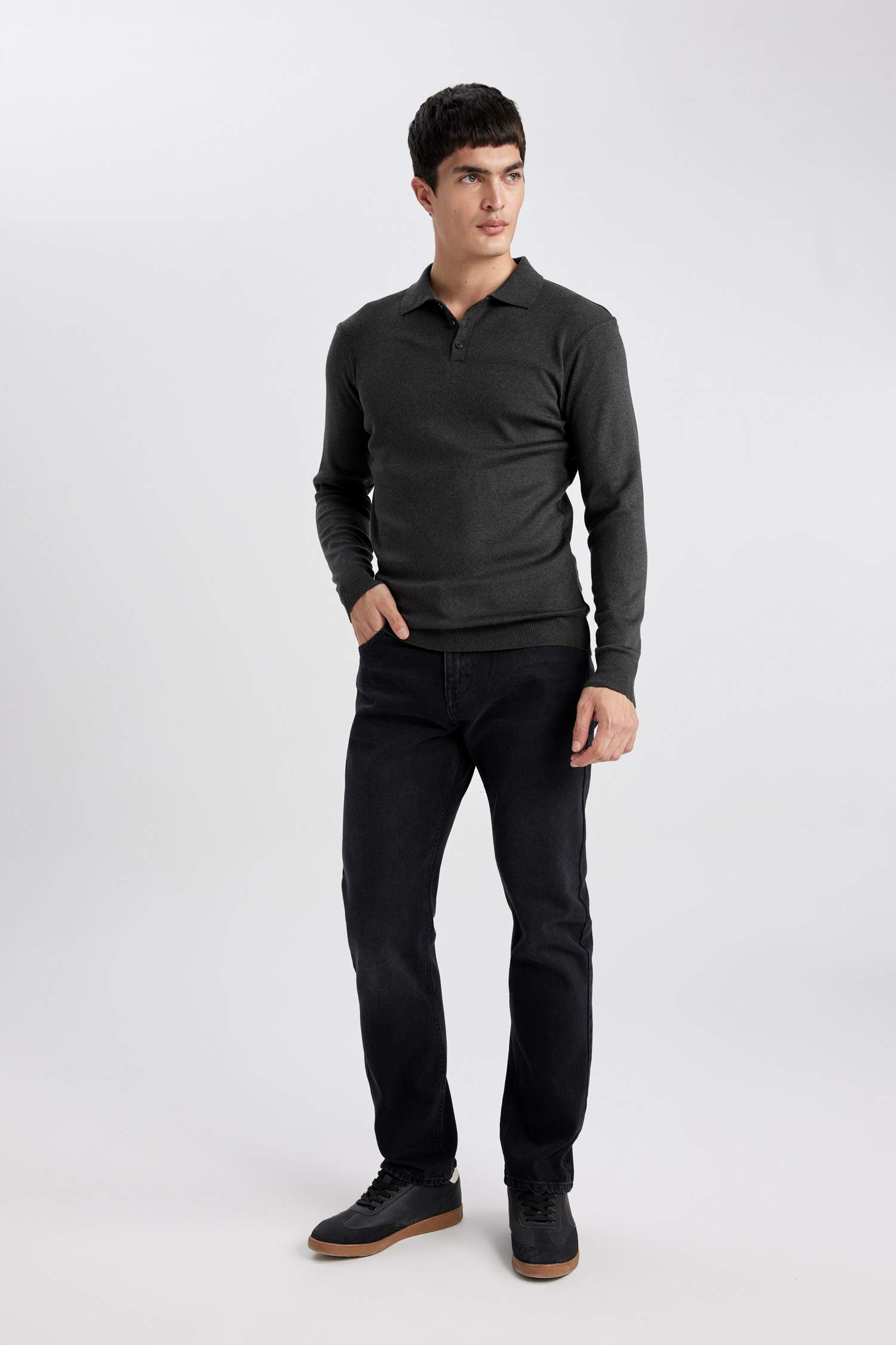 بنطرون جينز قصة مستقيمة وخصر عادي