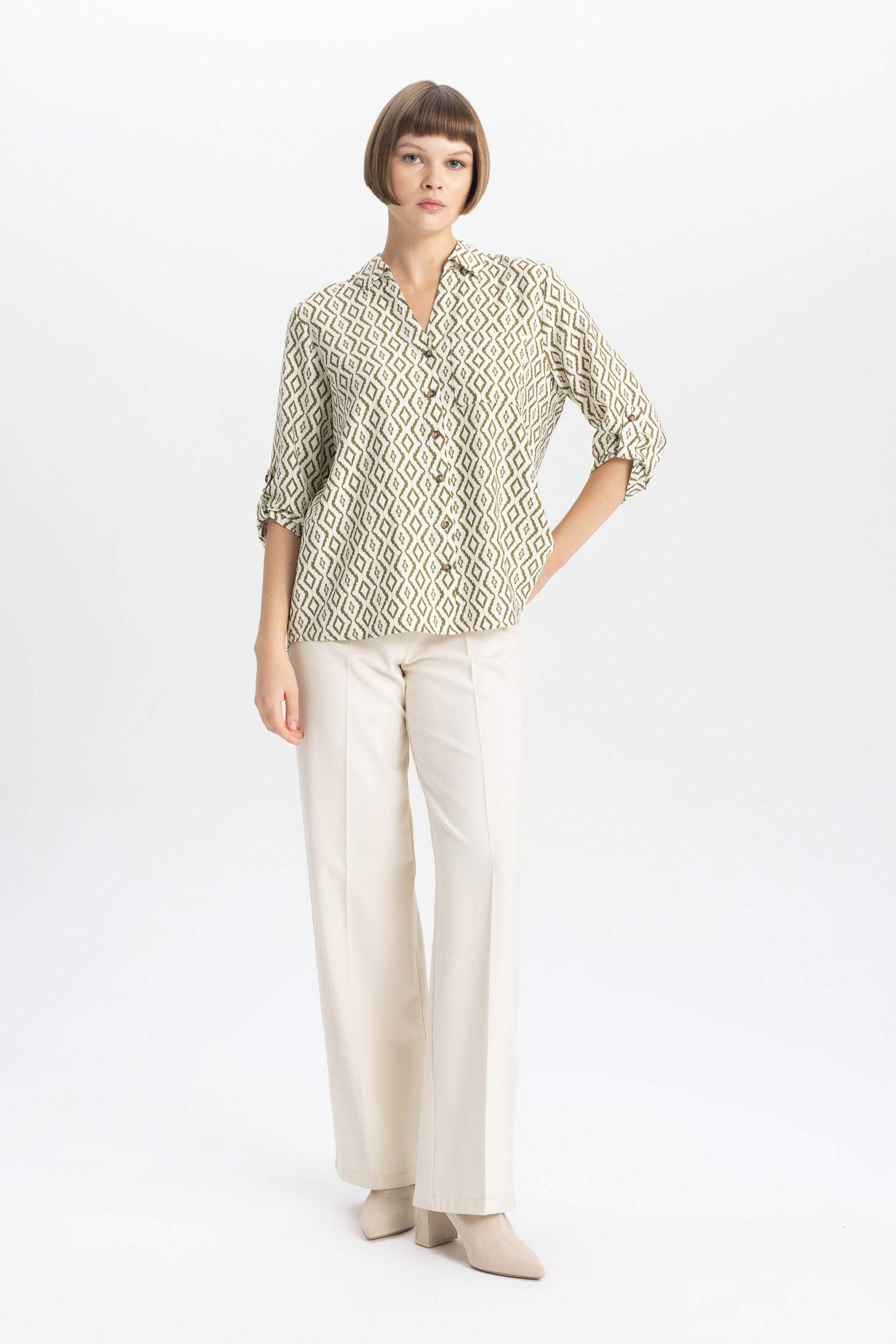 قميص كم طويل قصة عادية بياقة V