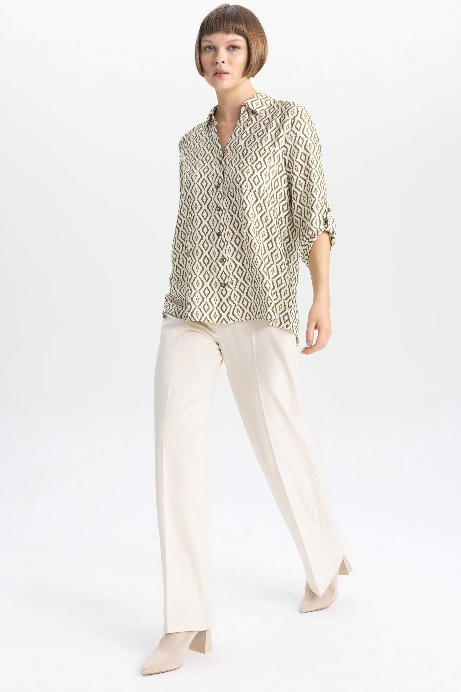 قميص كم طويل قصة عادية بياقة V