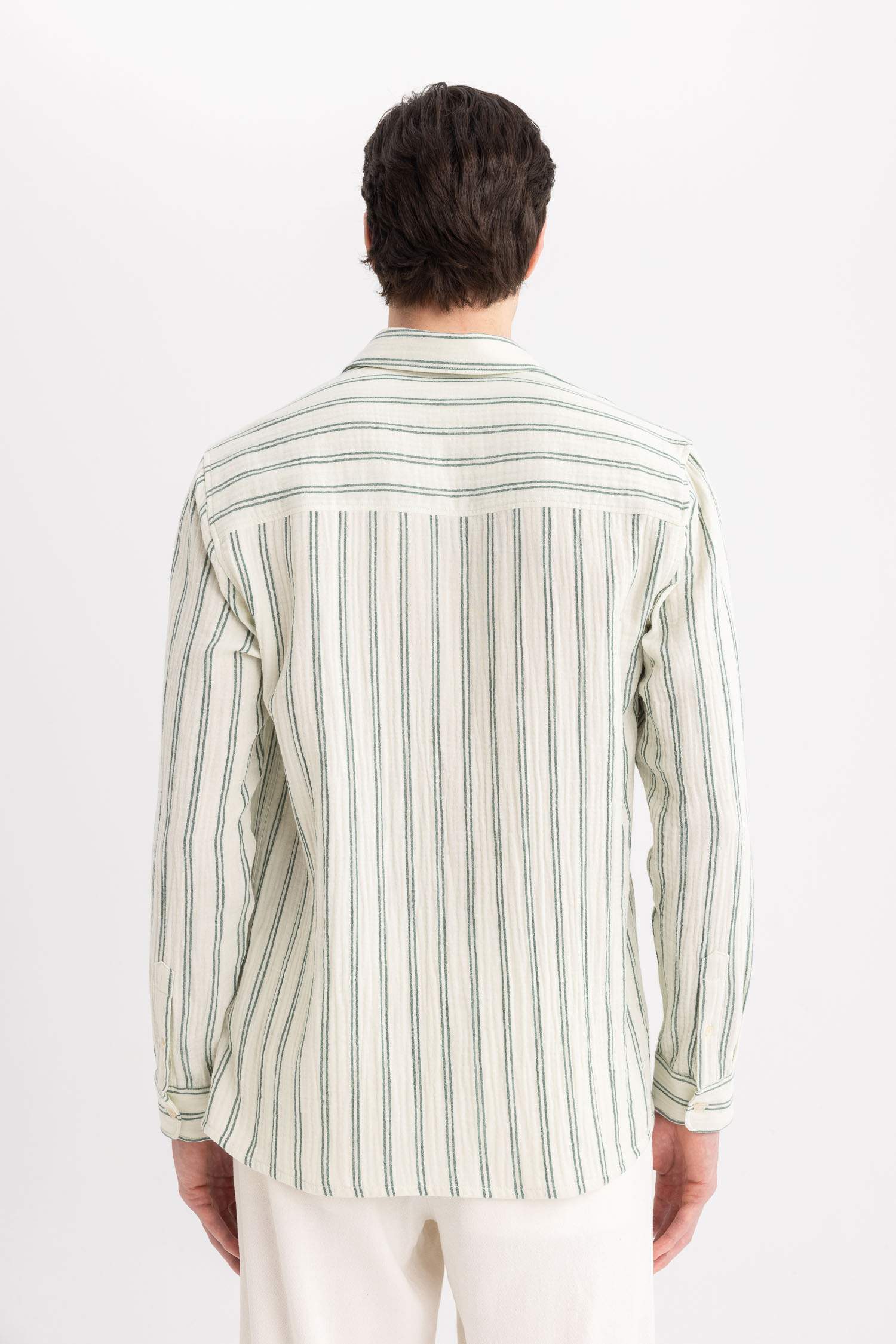 قميص بولو مخطط كم طويل قصة عادية