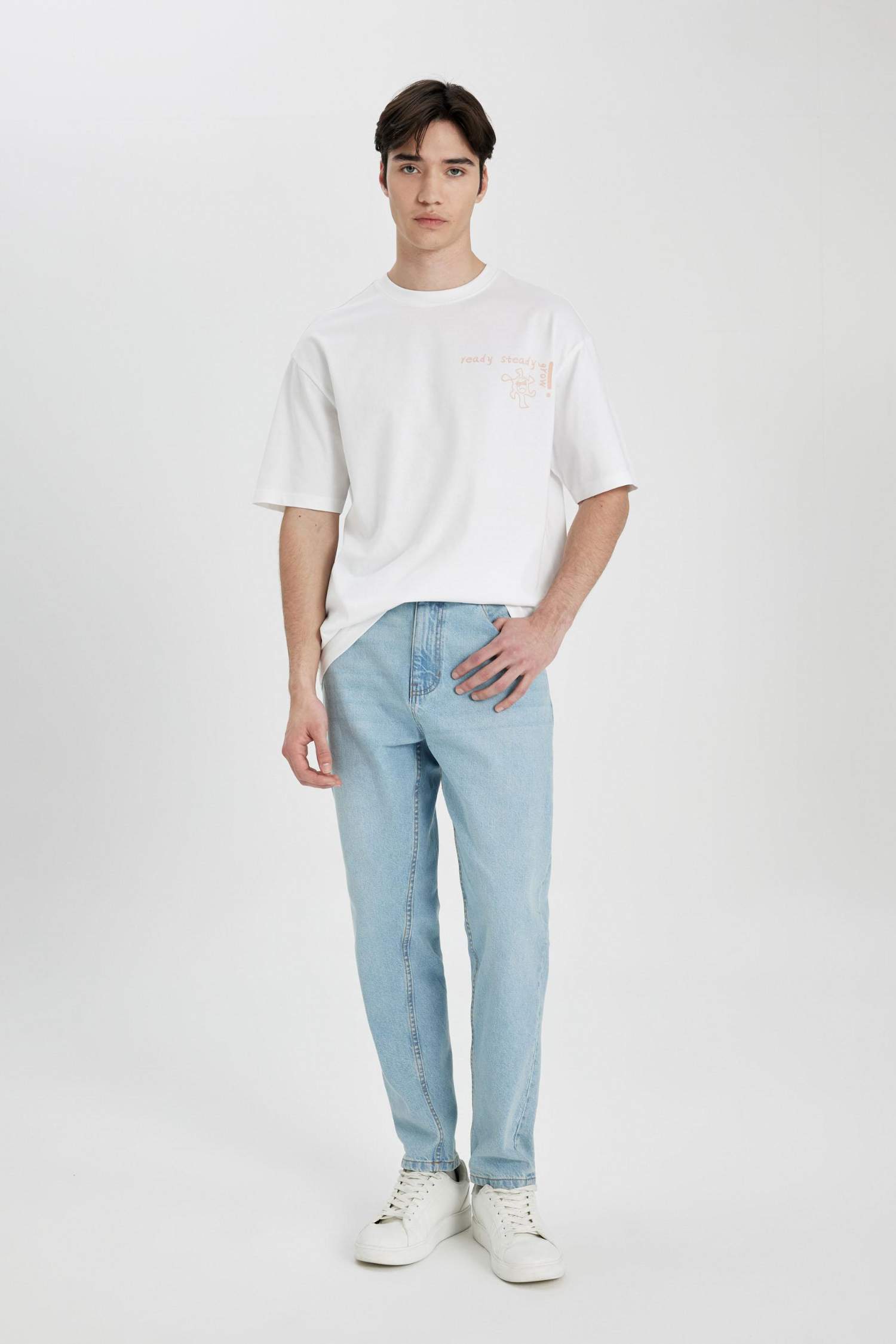 Comfort Regular Fit Rahat Kalıp Bisiklet Yaka Sırt Baskılı Kısa Kollu Tişört