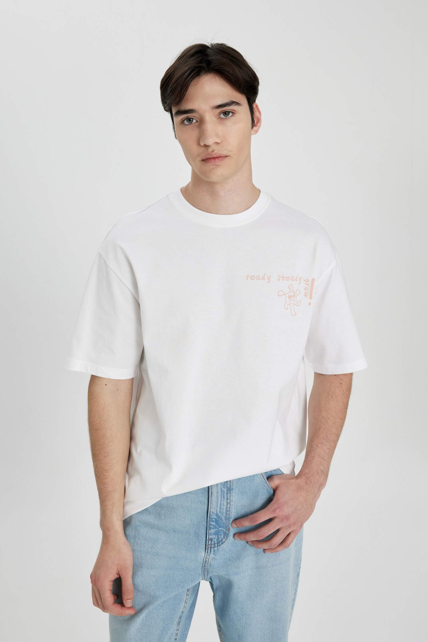 Comfort Regular Fit Rahat Kalıp Bisiklet Yaka Sırt Baskılı Kısa Kollu Tişört